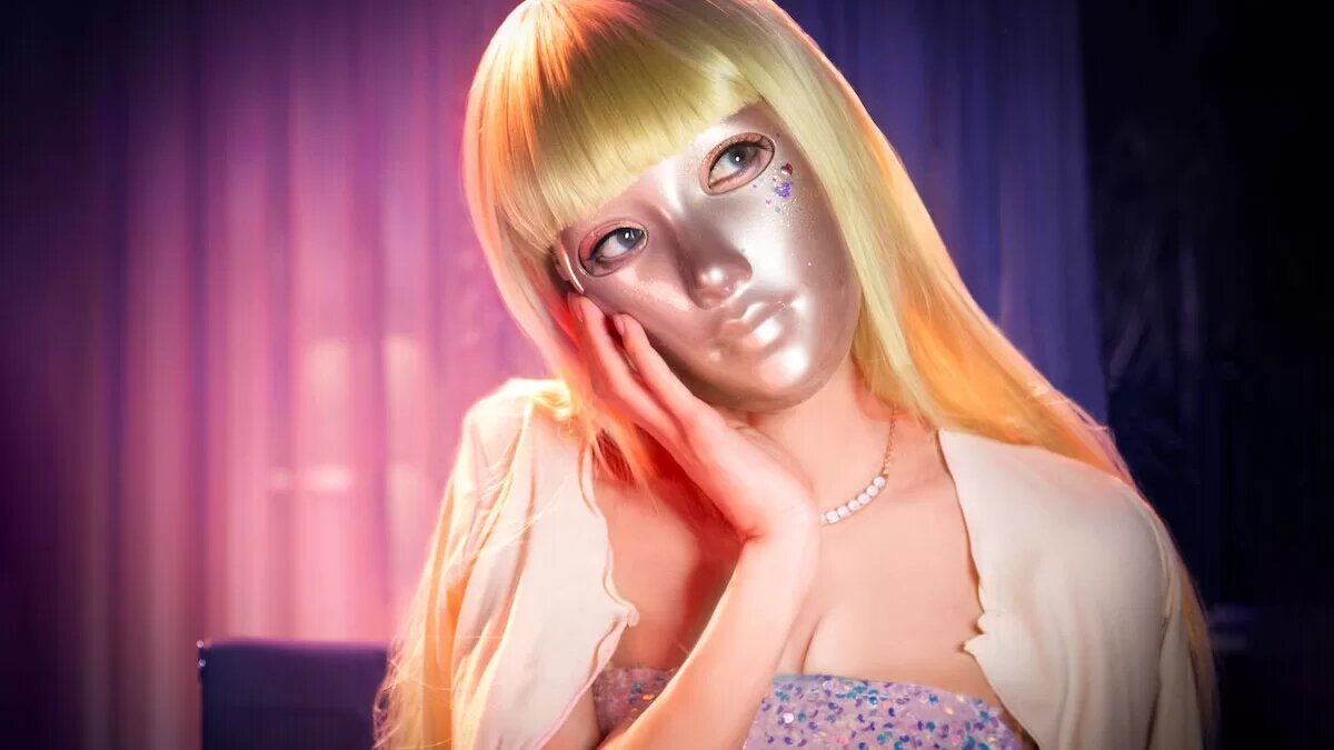 mask_girl.jpg