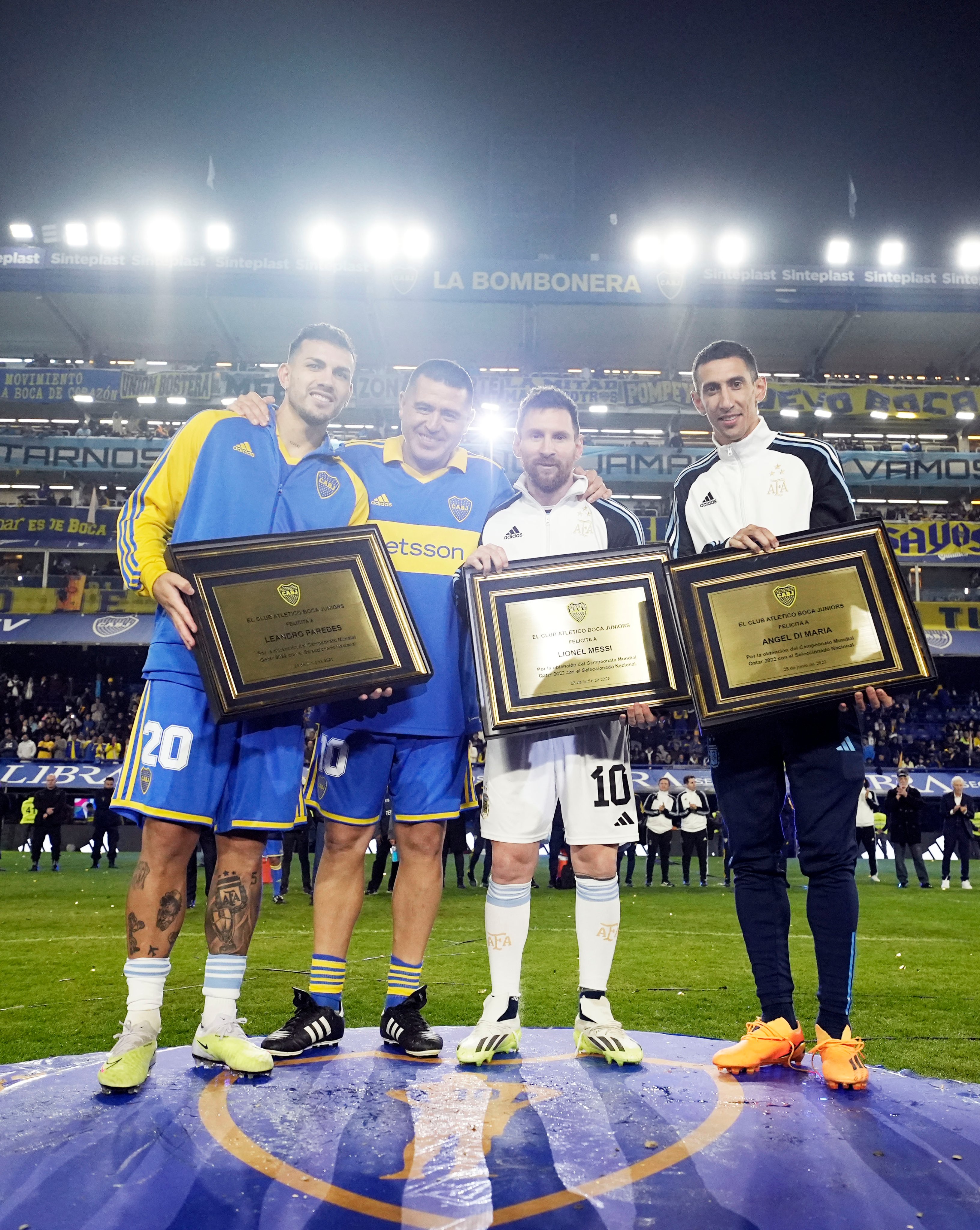 paredes_messi_di_maria_riquelme.jpg