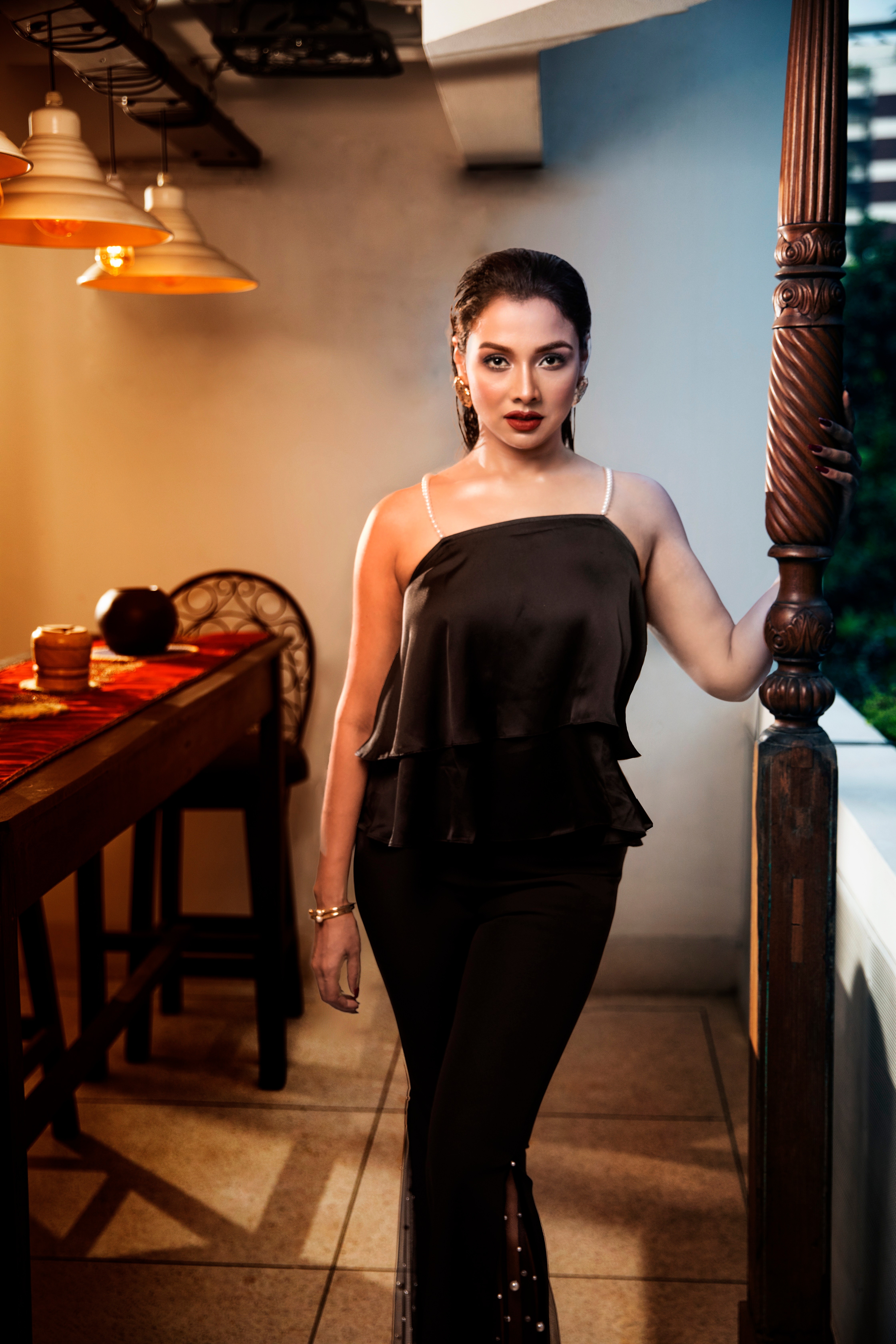 Somewhere Celebrating the elegance of women 