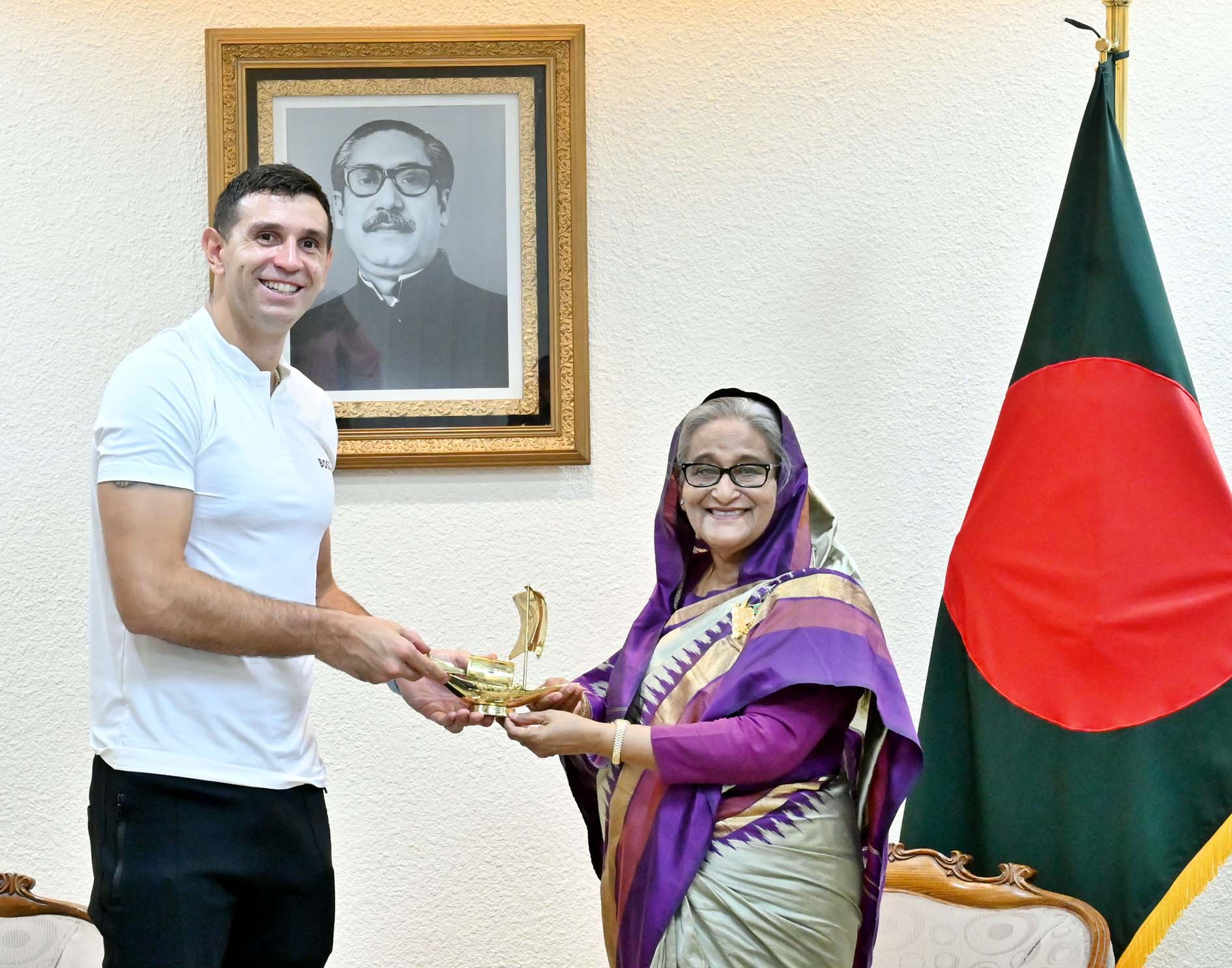 martinez_in_dhaka.jpg