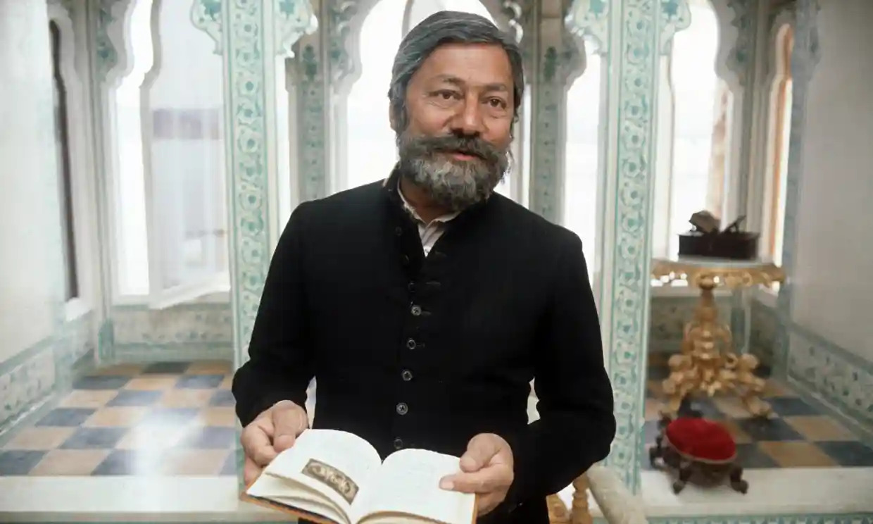 saeed-jaffrey-as-the-nawa-009_1.jpg