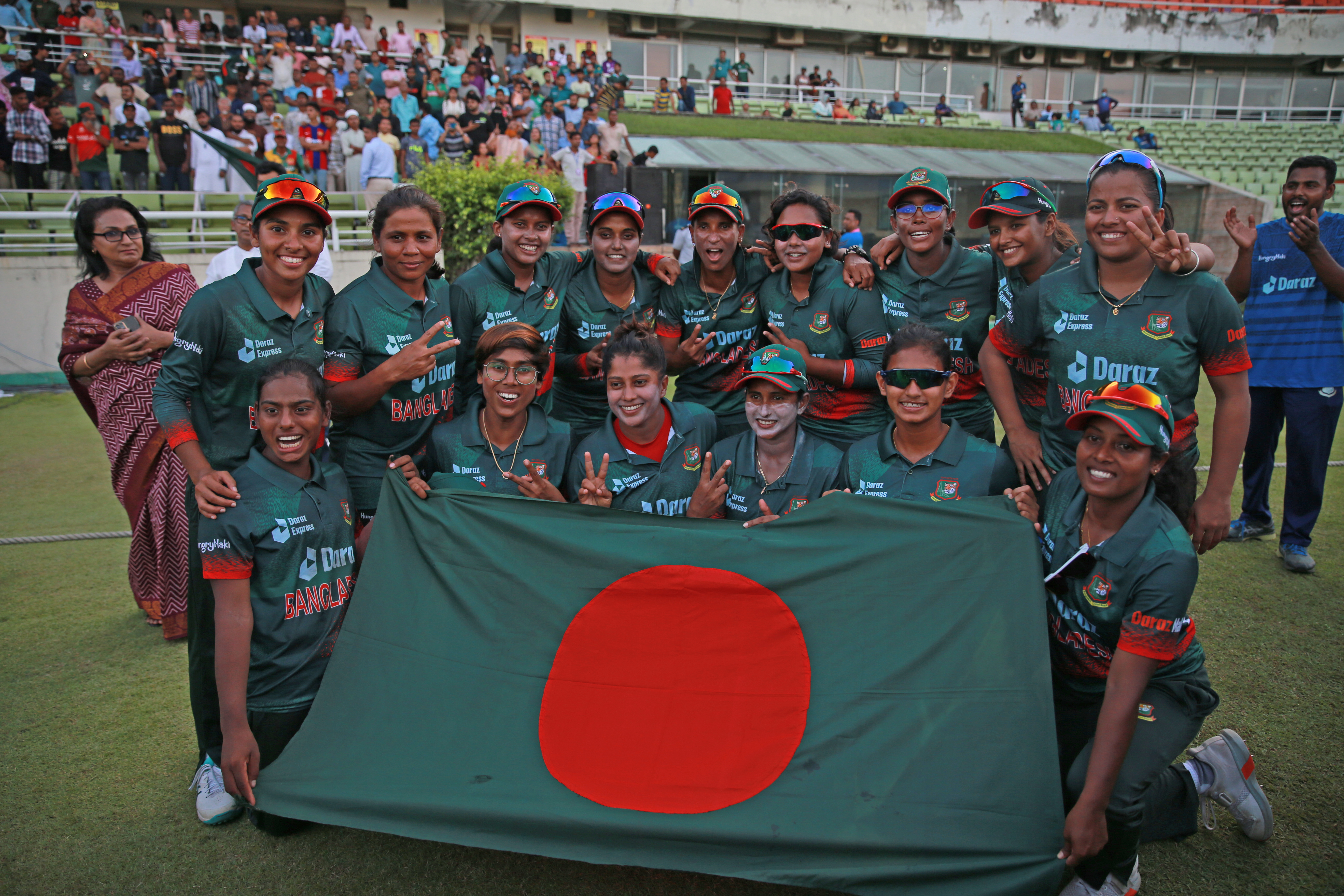 tigresses.jpg