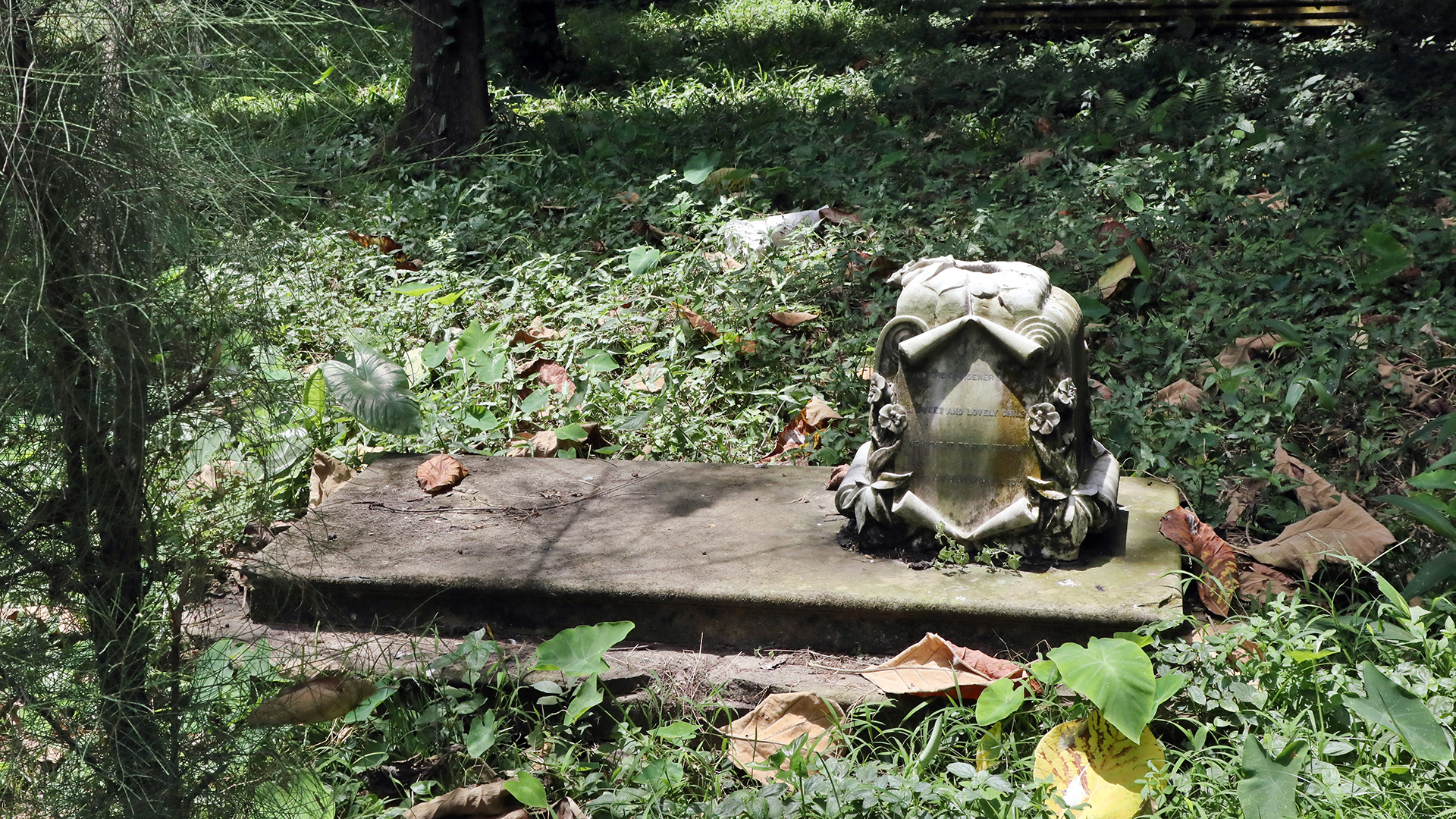 narinda_christian_cemetery_5.jpg