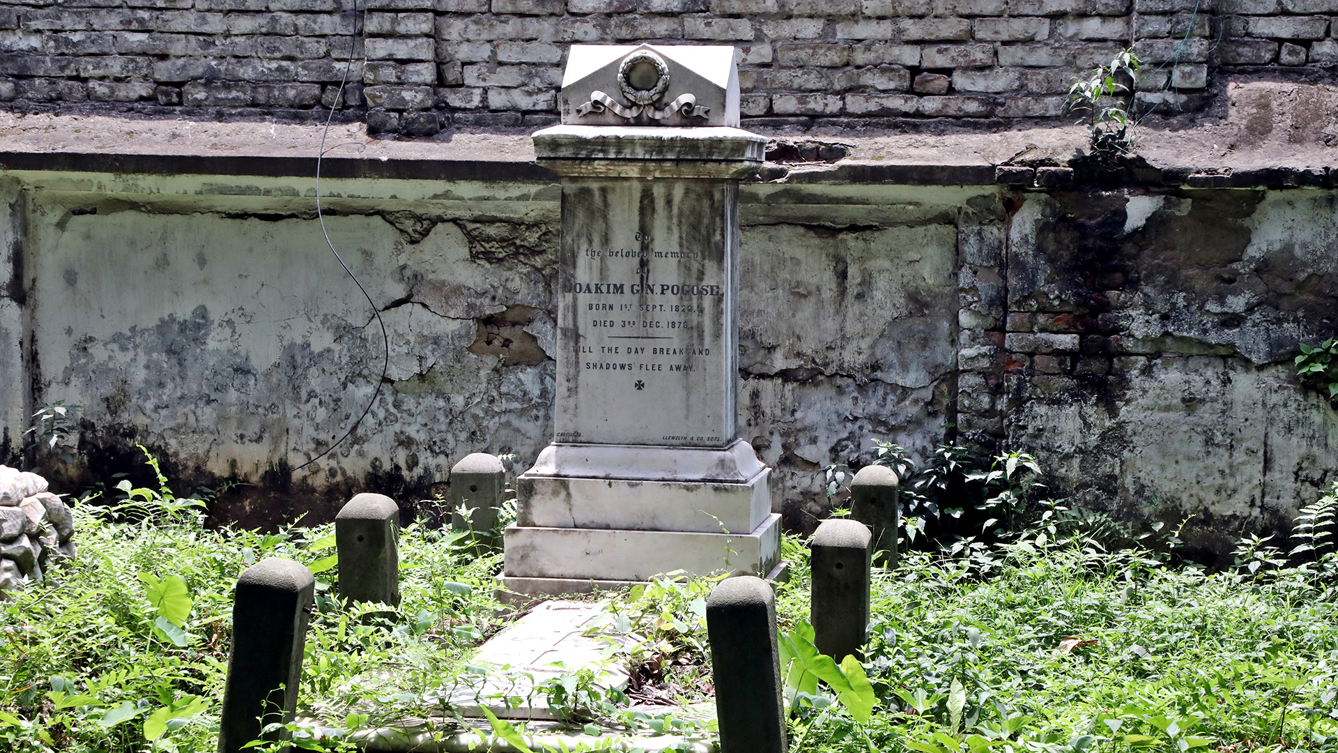 narinda_christian_cemetery_7.jpg
