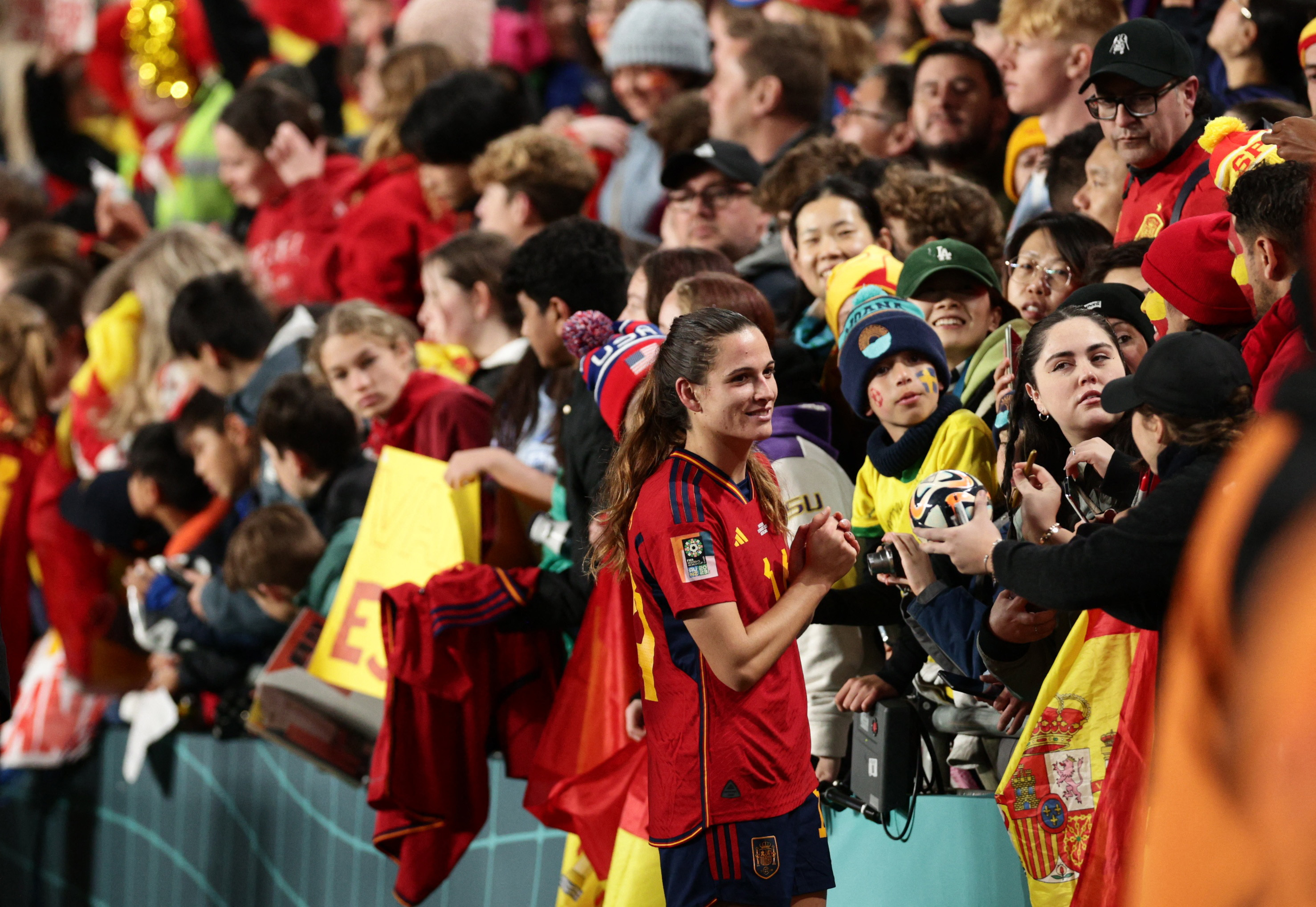 crowd1.jpg