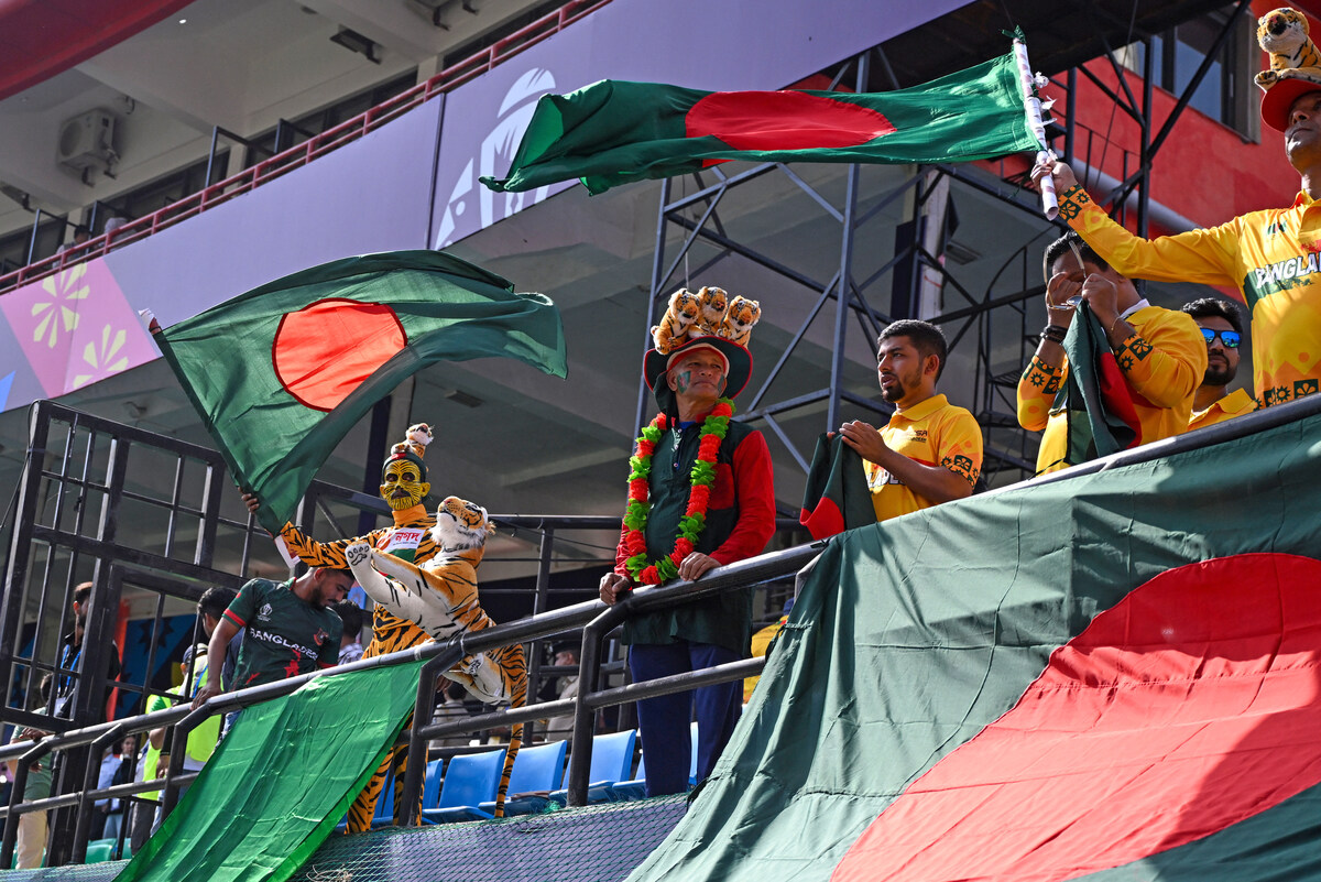 Bangladesh fans