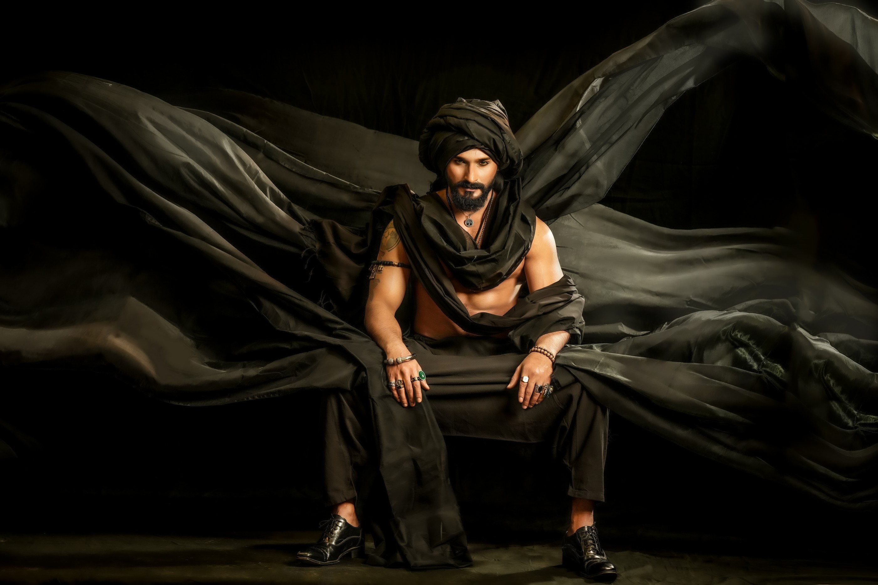 Fusing tradition with contemporary looks: Outfit ideas to explore