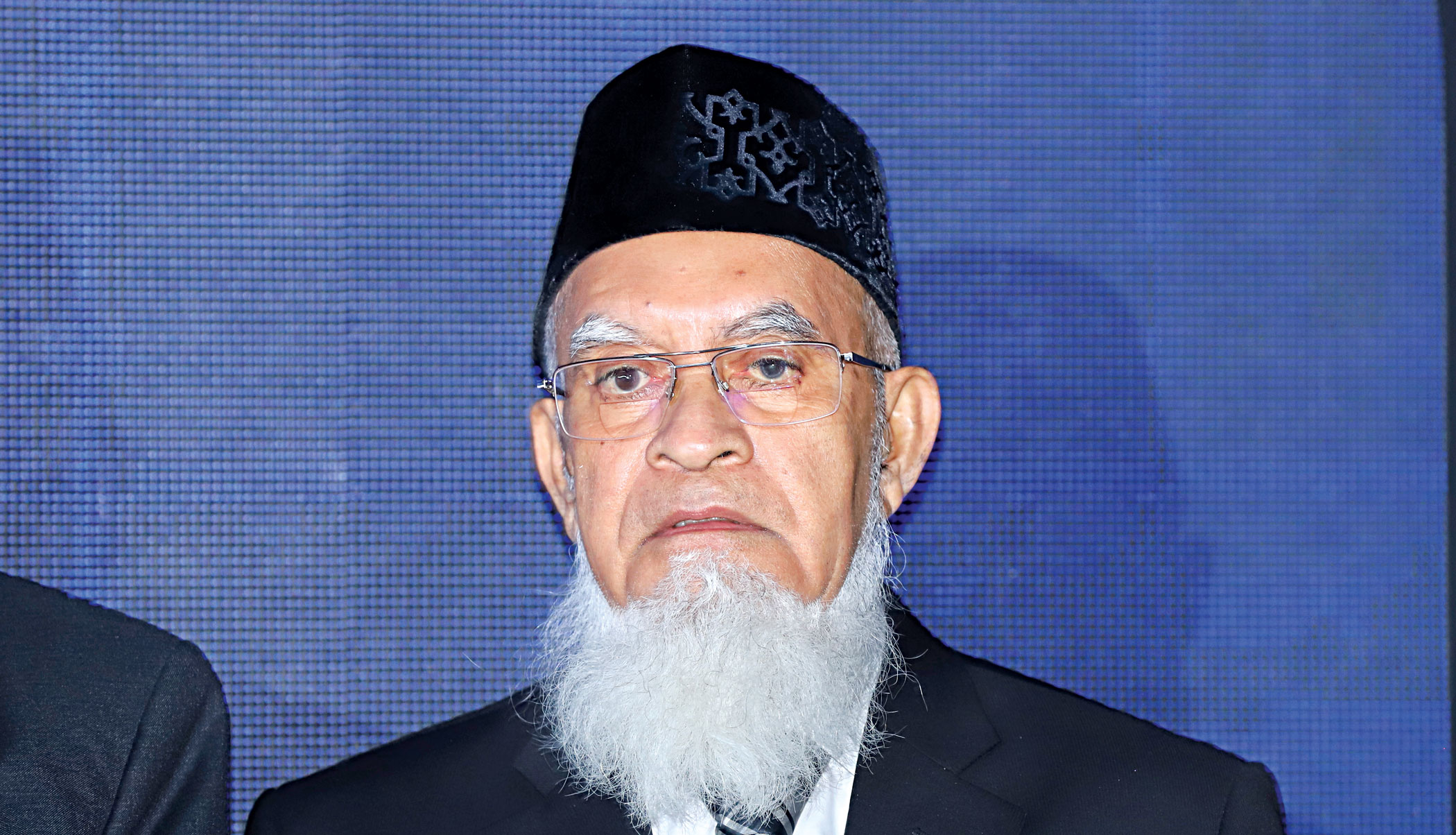 akm-mosharraf-hussain.jpg