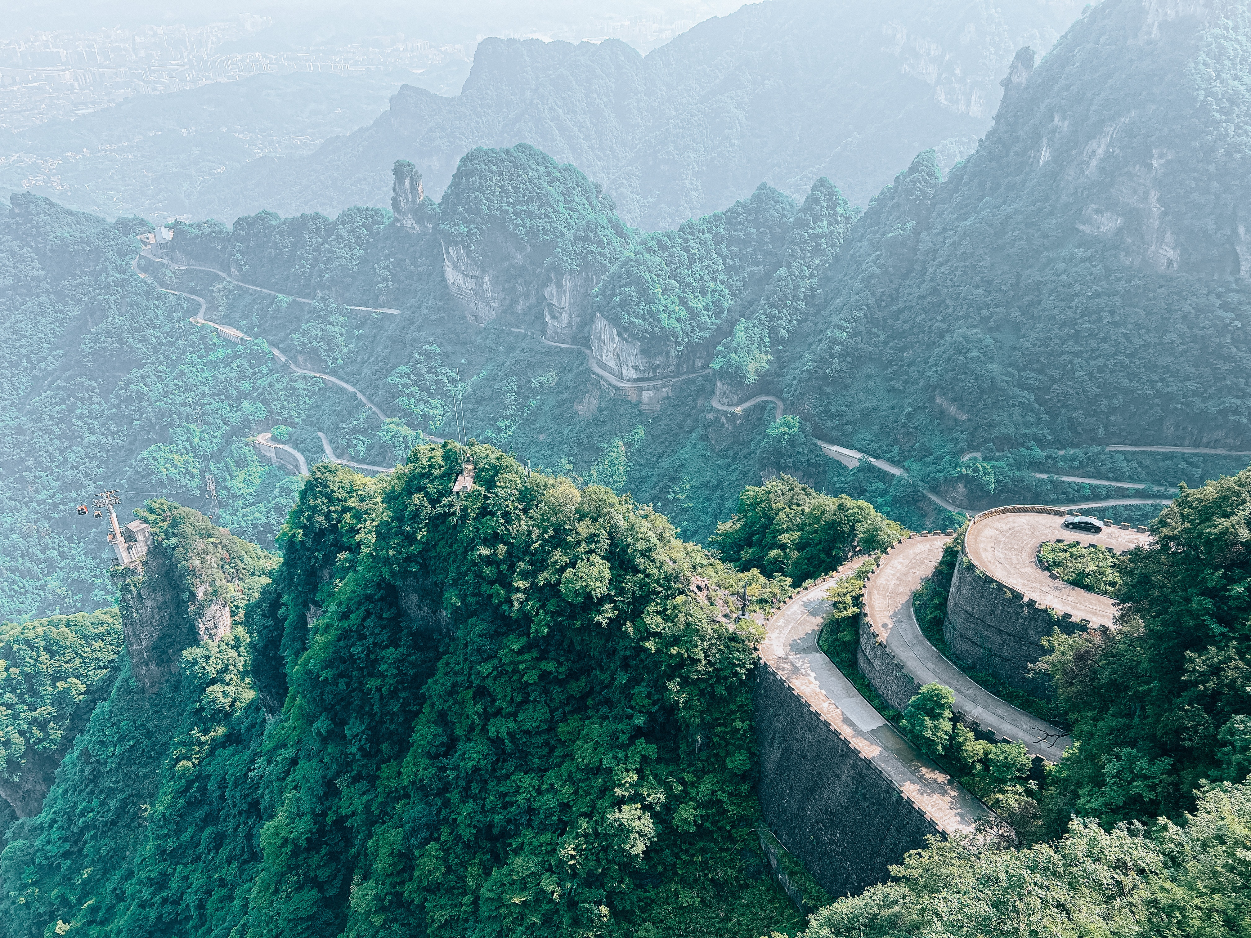 tianmen_mountain_road     Journey through Asia’s breath-taking landscapes: 5 most scenic bus rides
