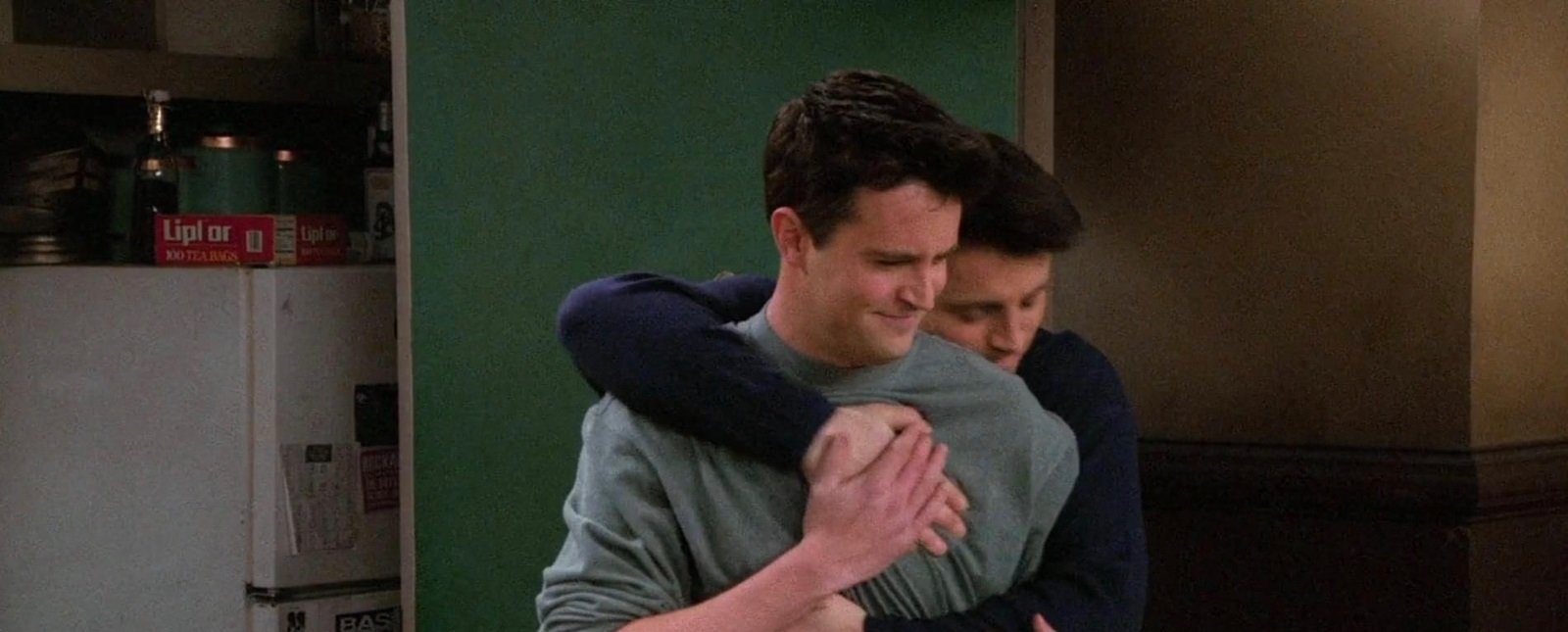 1565217423784-mathew-perry-chandler-bing-best-character.jpg