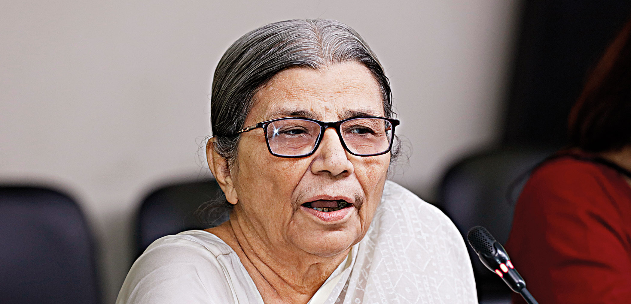 dr-fauzia-moslem.jpg