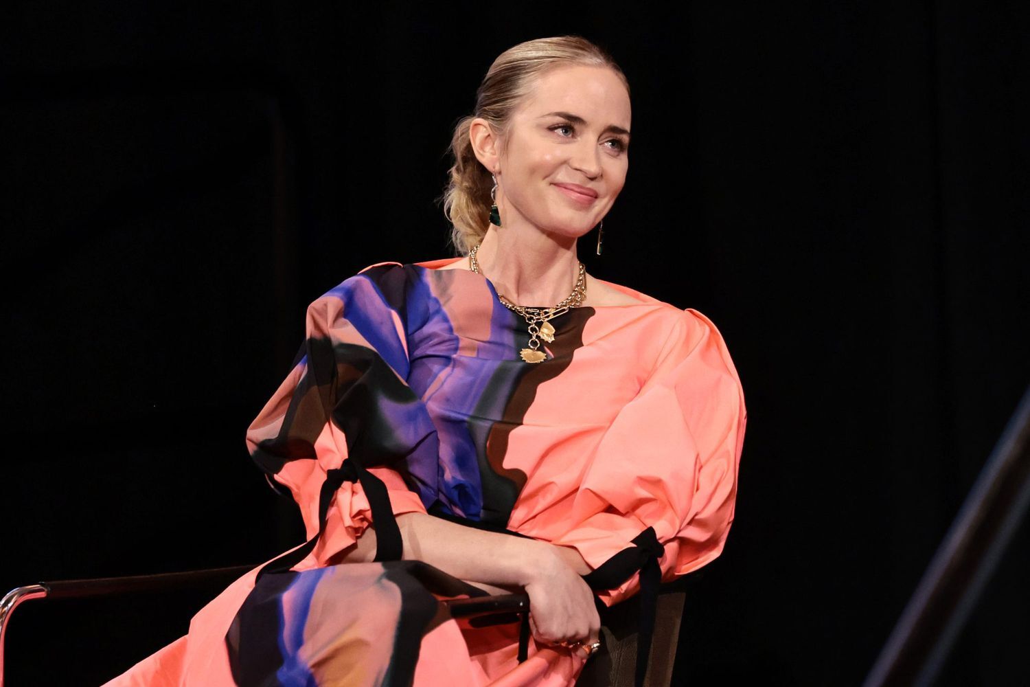 emily-blunt_3-2000-a92efbe7ae714b1fbe596dd90aec5db7.jpg
