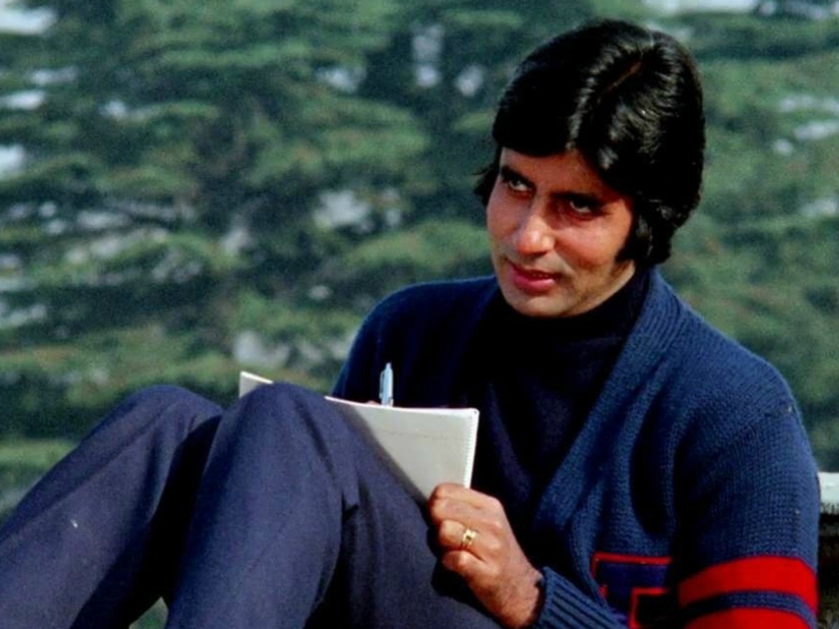old-photos-of-amitabh-bachchan-1200x900_5f649deb17efa.jpg