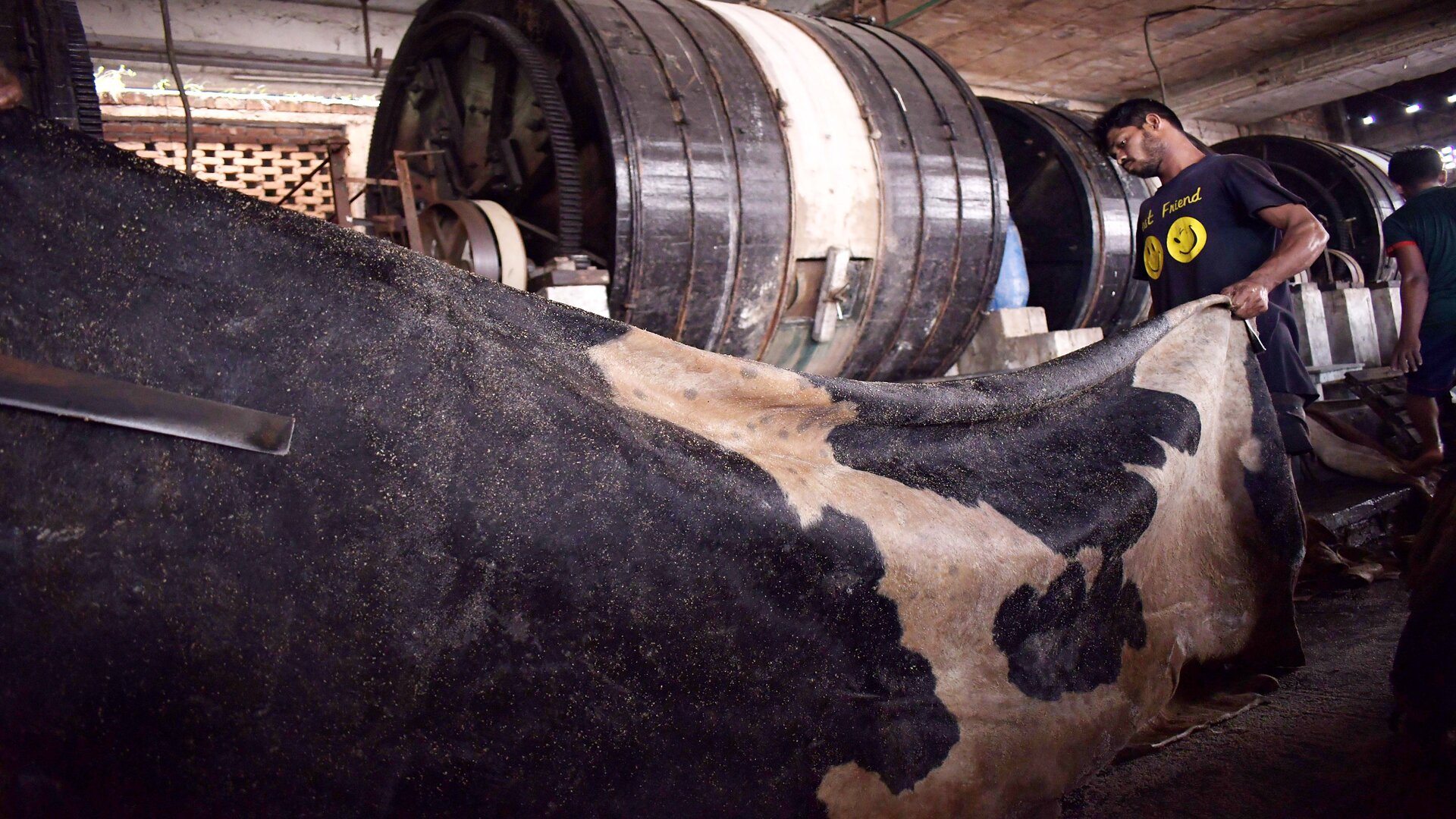 tannery_bd_industry_workers_wage_2.jpg