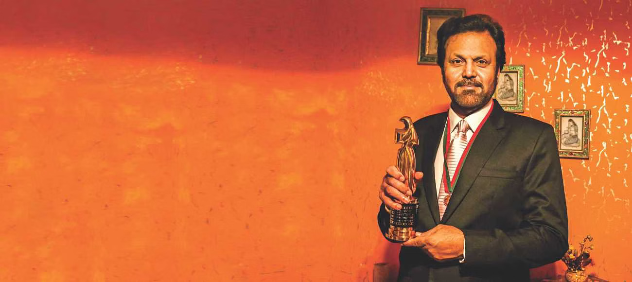tariq_anam_khan_1.jpg