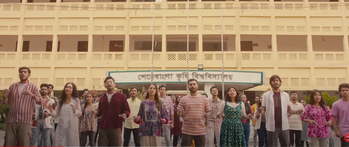 Karar Oi Louho Kabat in original tune