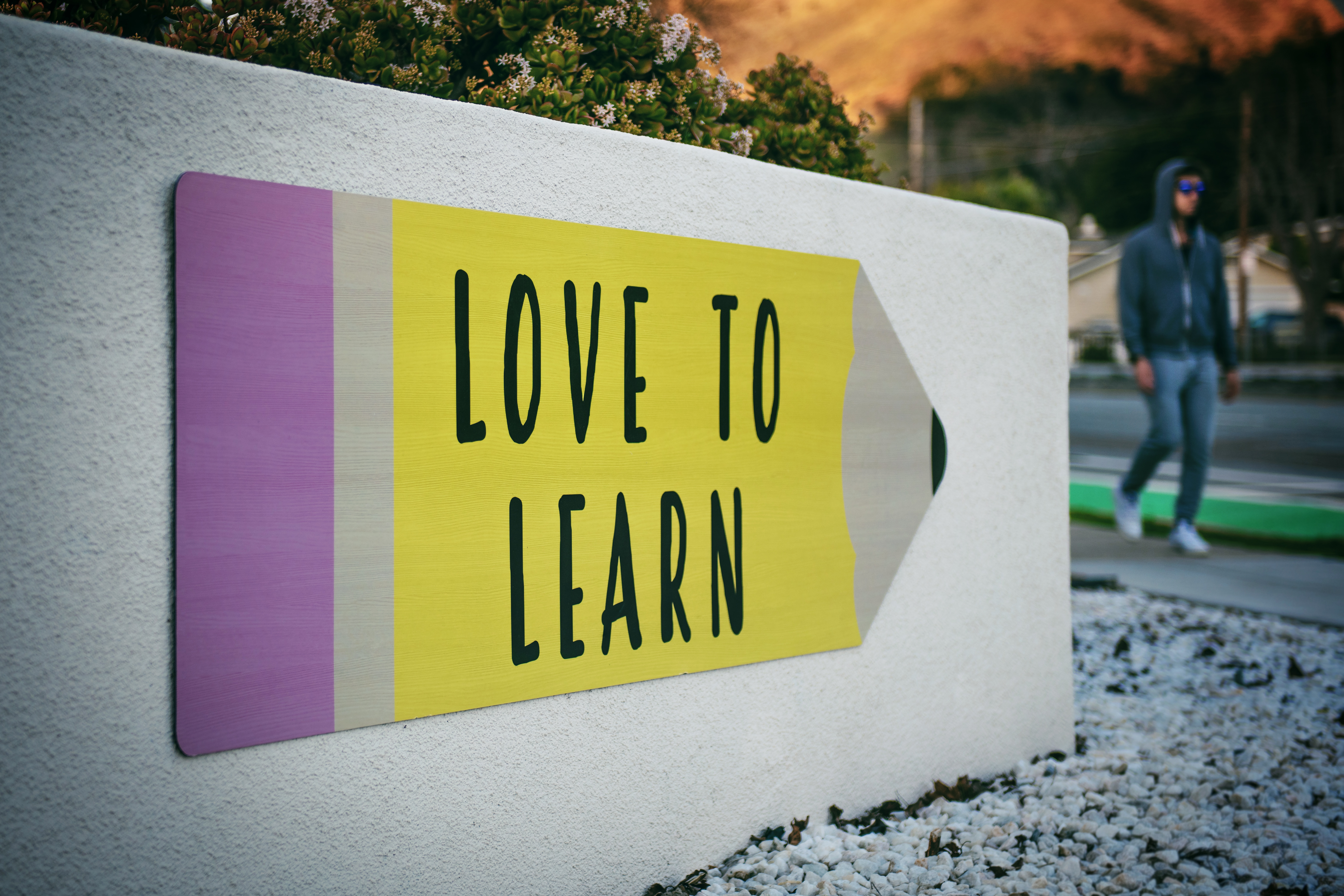 Learn  8 New Year’s resolutions for a happier and healthier you!