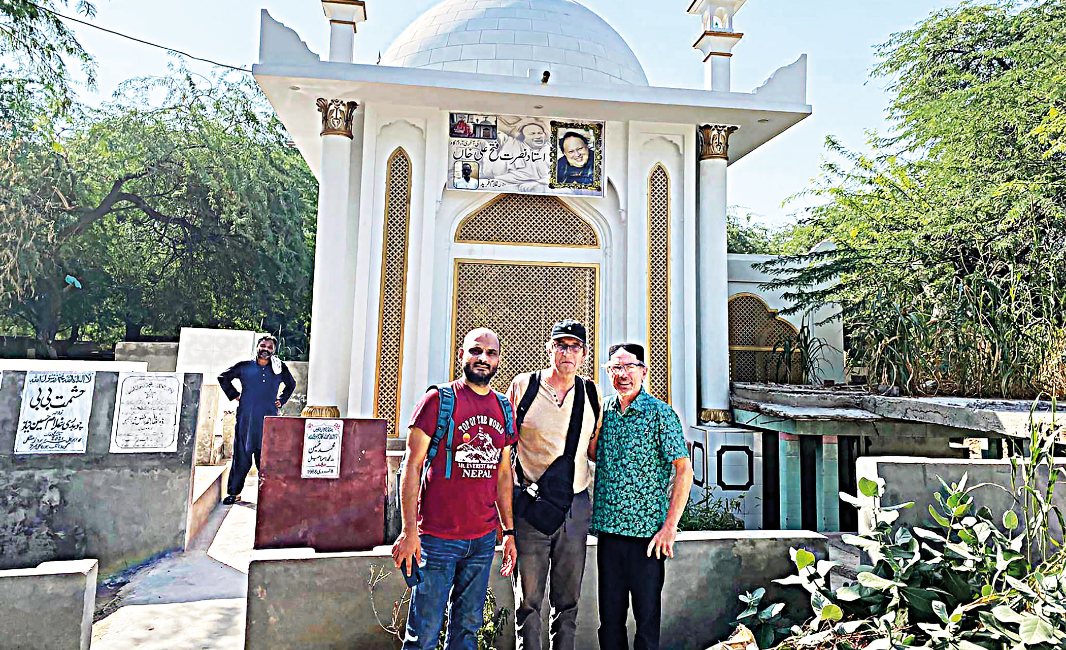 nusrat-fateh-ali-khan-4.jpg