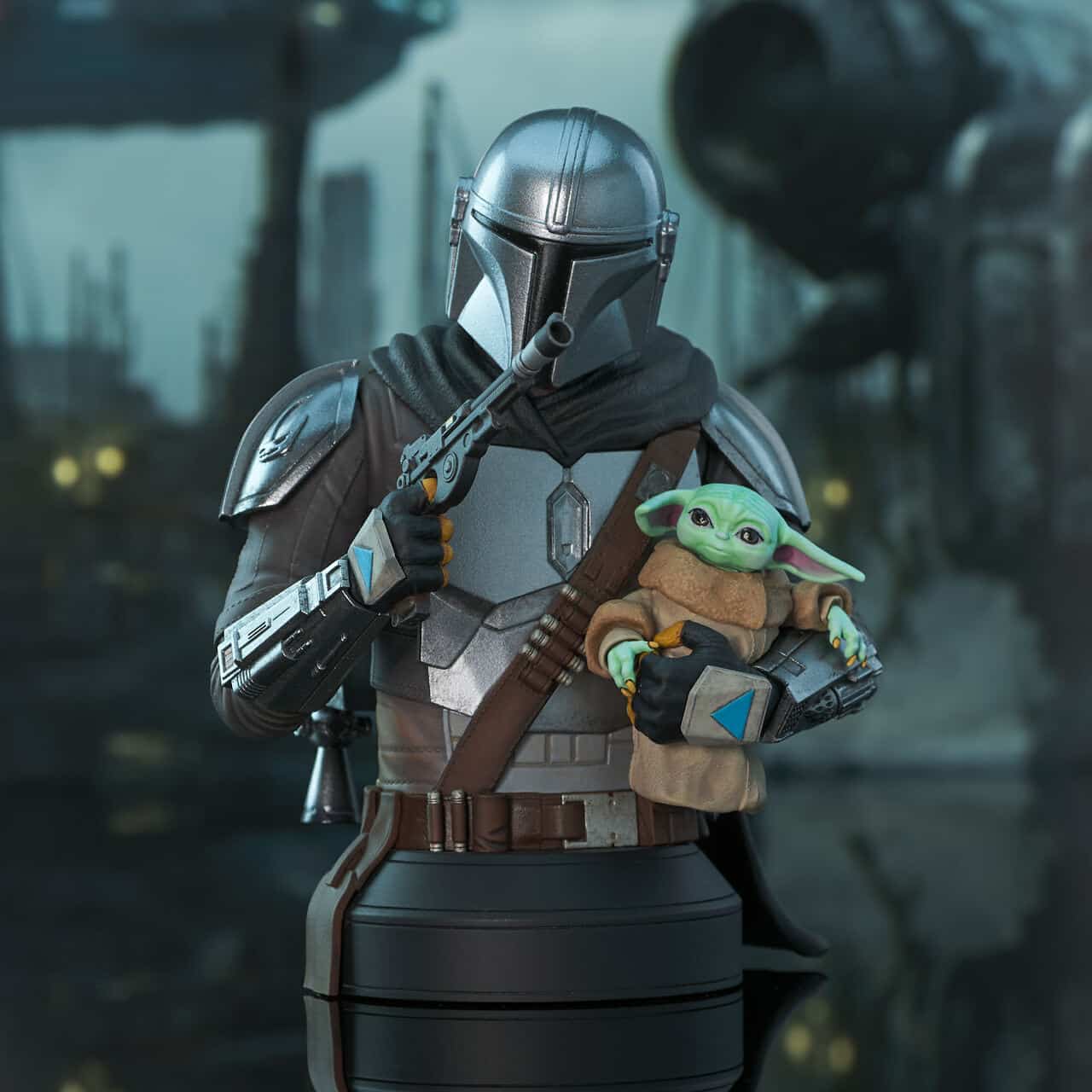buste-the-mandalorian-with-grogu-01.jpg