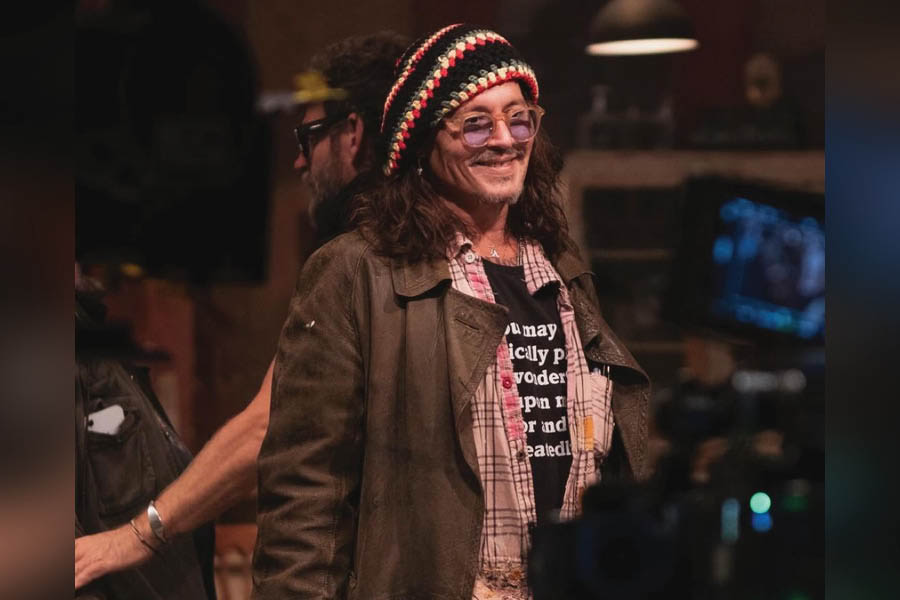johnny_depp_modi_2.jpg