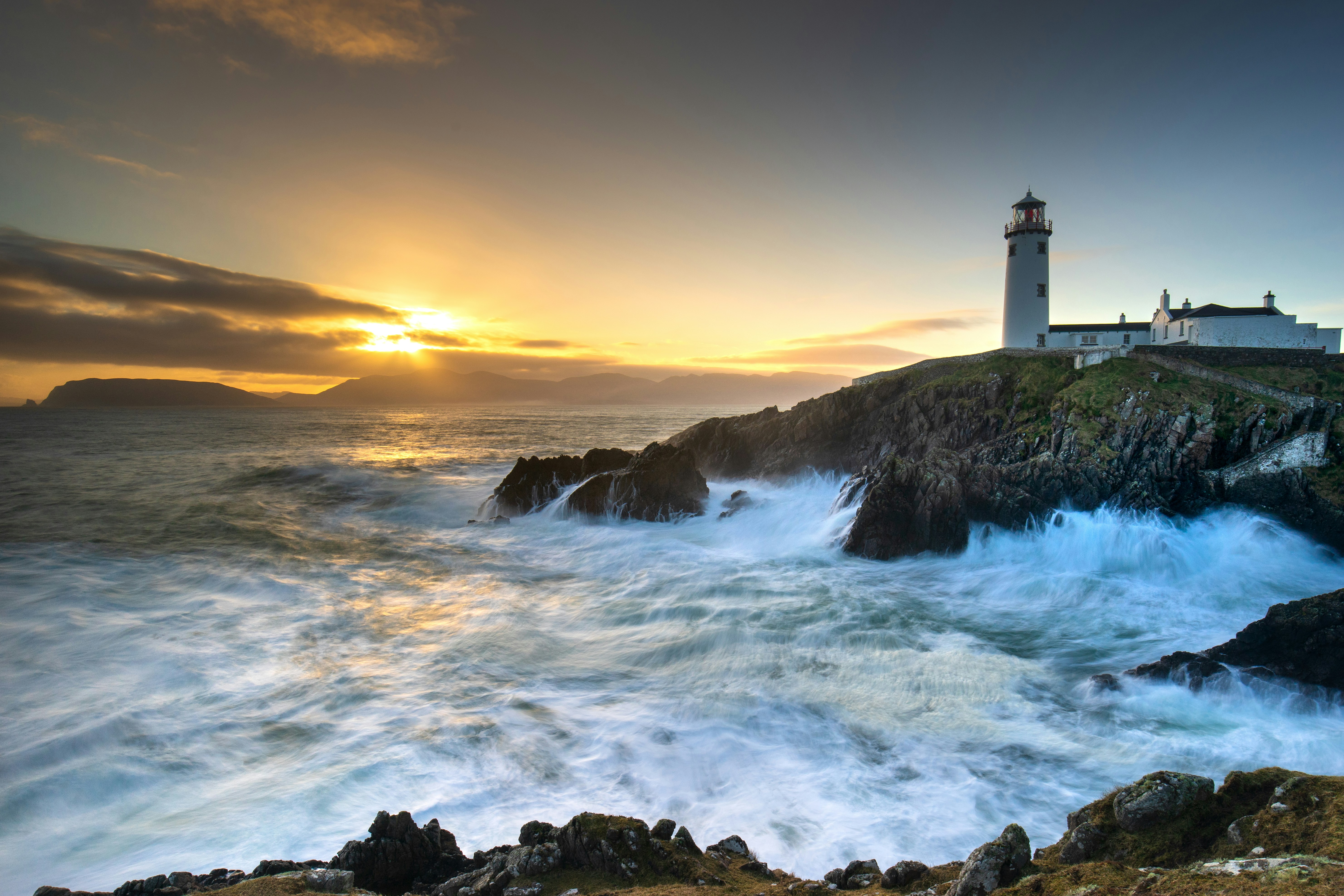 Ireland     Ivory towers and ocean views: 5 spectacular lighthouses you can't miss