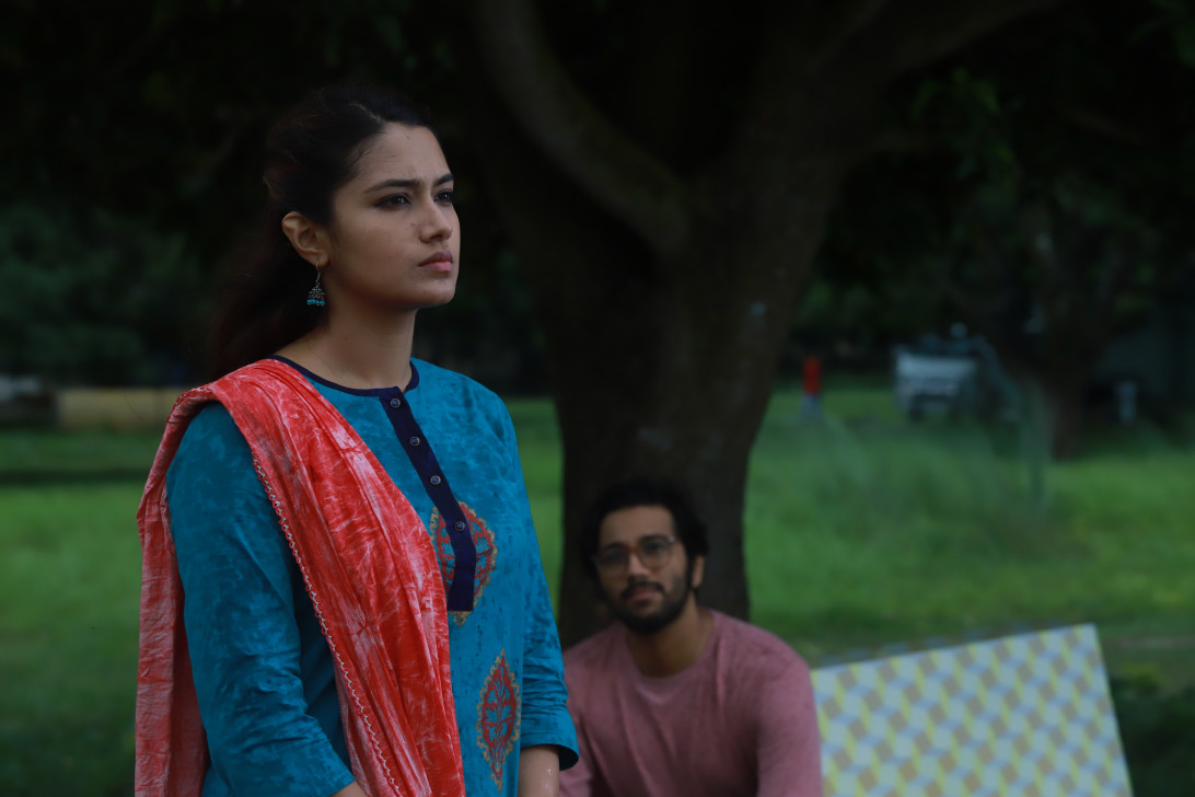 kacher_manush_dure_thuiya_7_1.jpg