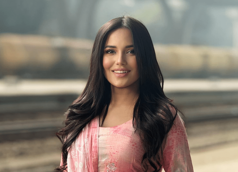 samira_khan_mahi.png