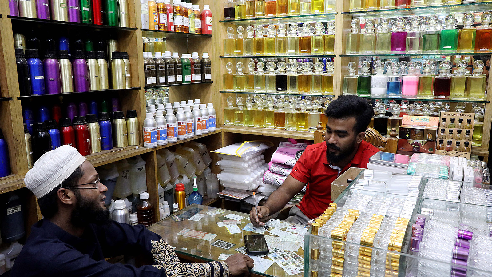 perfume_market_old_dhaka_5.jpg