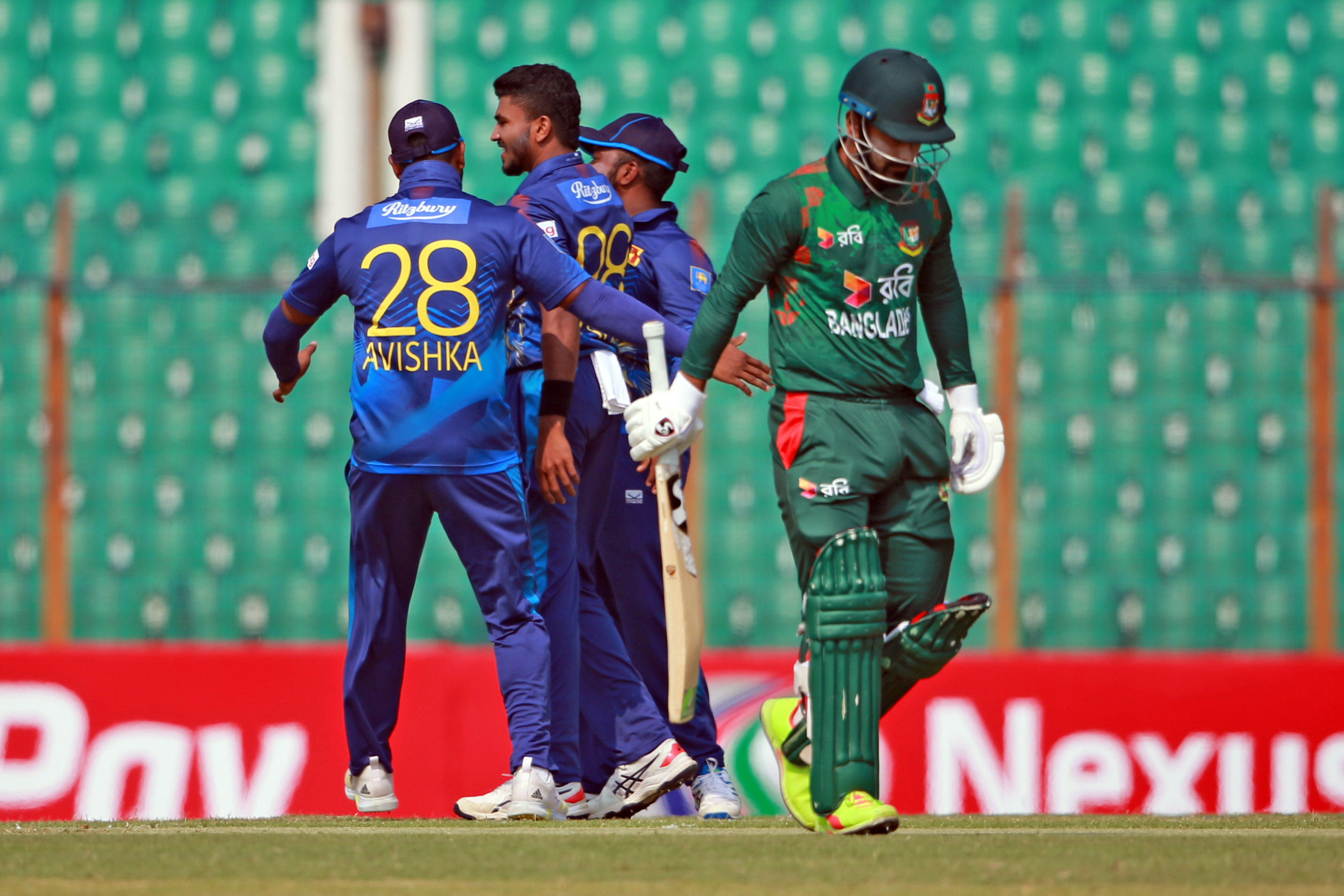 Ducks keep piling on for Liton