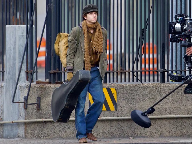 timothee_chalamet_bob_dylan_biopic.jpg