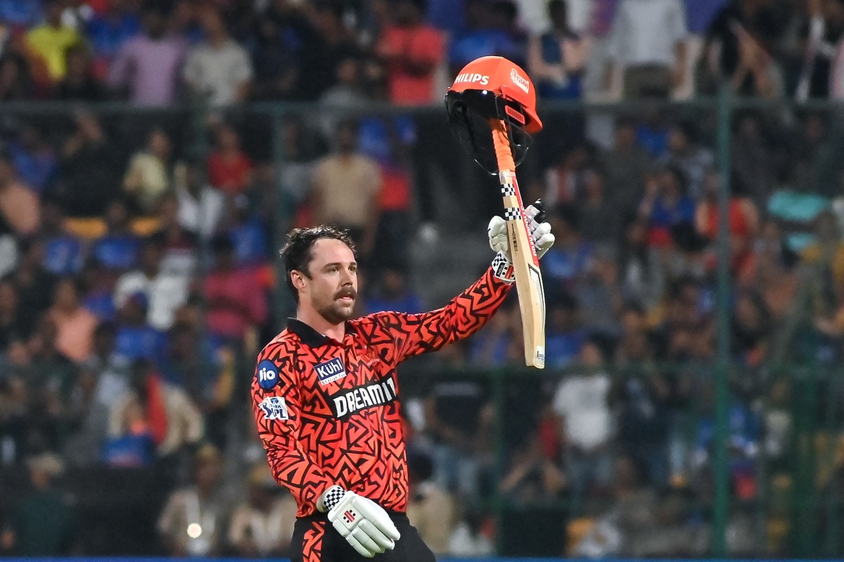 afp_20240415_34pg7pc_v2_preview_topshotcricketindiplt20bengaluruhyderabad.jpg