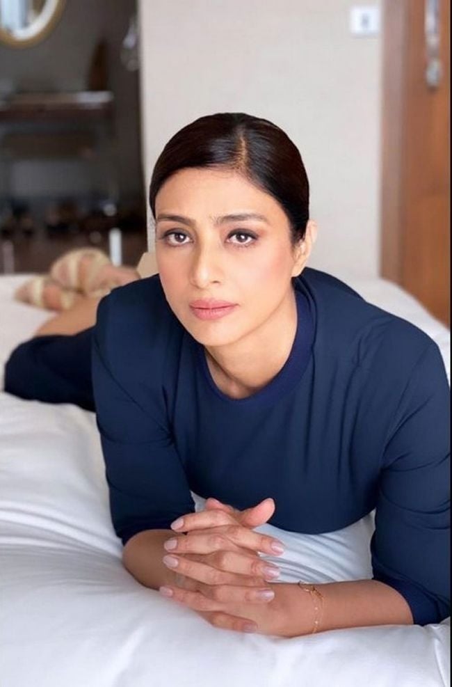 actress-tabu-hot-images-in-black-attire2.jpg