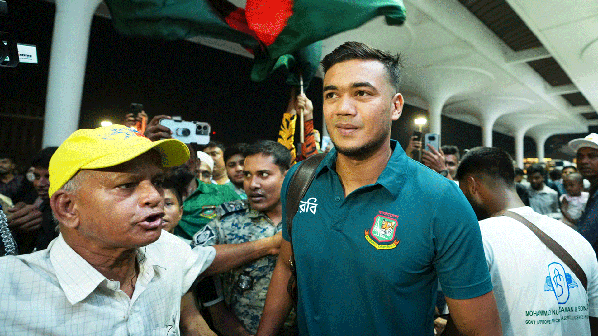 Tigers leave for USA