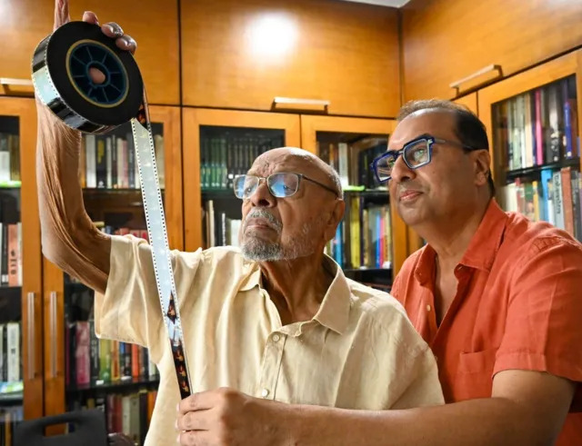 _133311782_shyambenegalandshivendrasinghdungarpur1.jpg.jpg