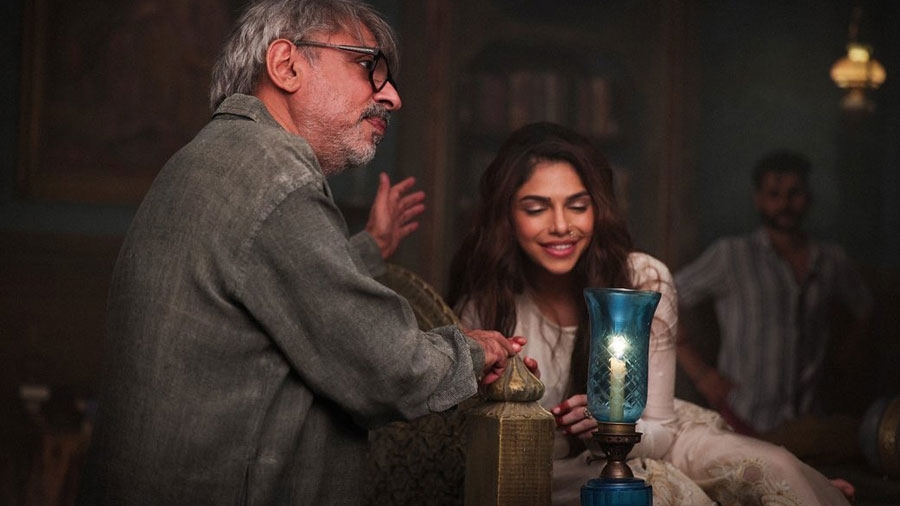 sanjay_leela_bhansali_on_sharmin_segal.jpg