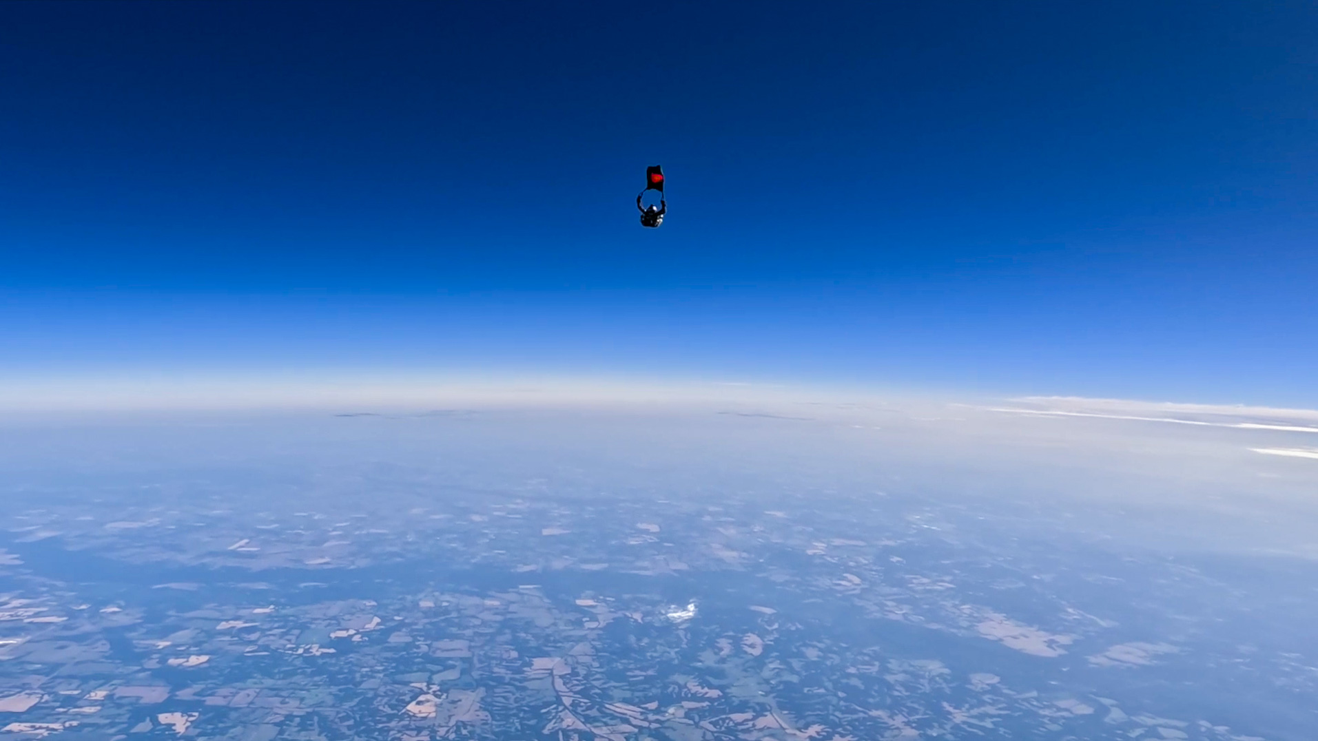 Ashik Chowdhury's record skydive from 41,000 feet!