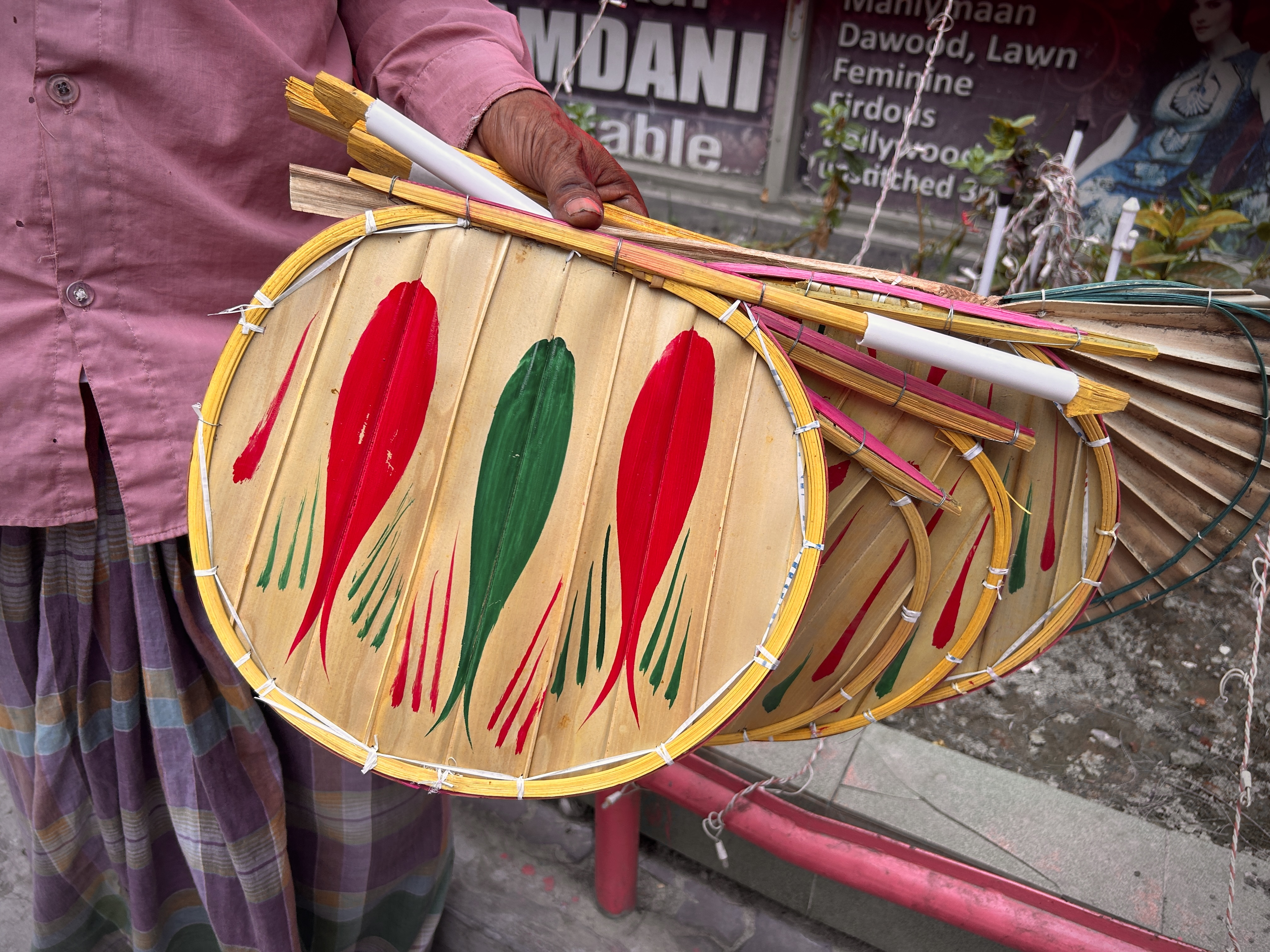 Turning leaves into livelihoods: The story of Mohammad Abdul and his haat pakhas