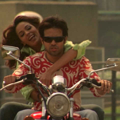 emraan_hashmi_and_mallika_sherawat_56.jpg