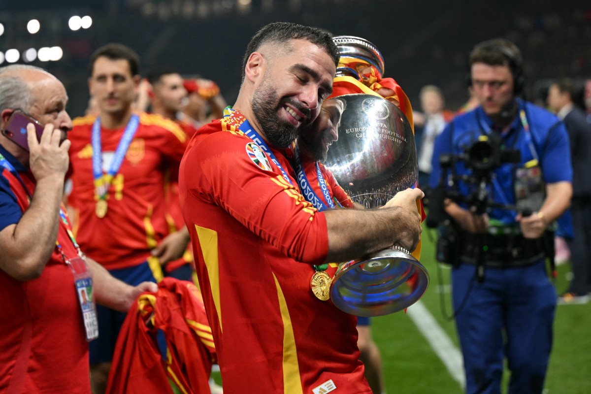 afp_20240714_36487fa_v1_preview_fbleuro2024match51espengpodium.jpg