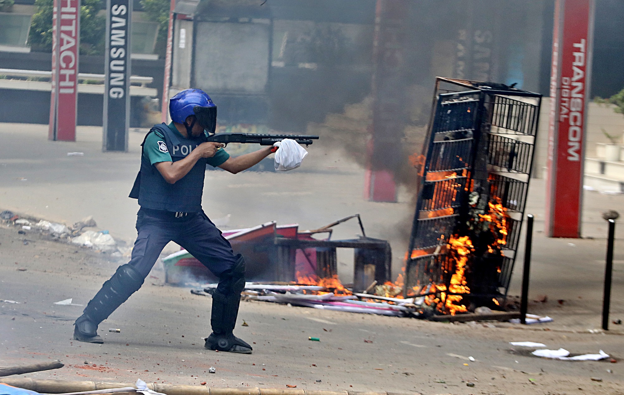 Police shooting at protesters 2024