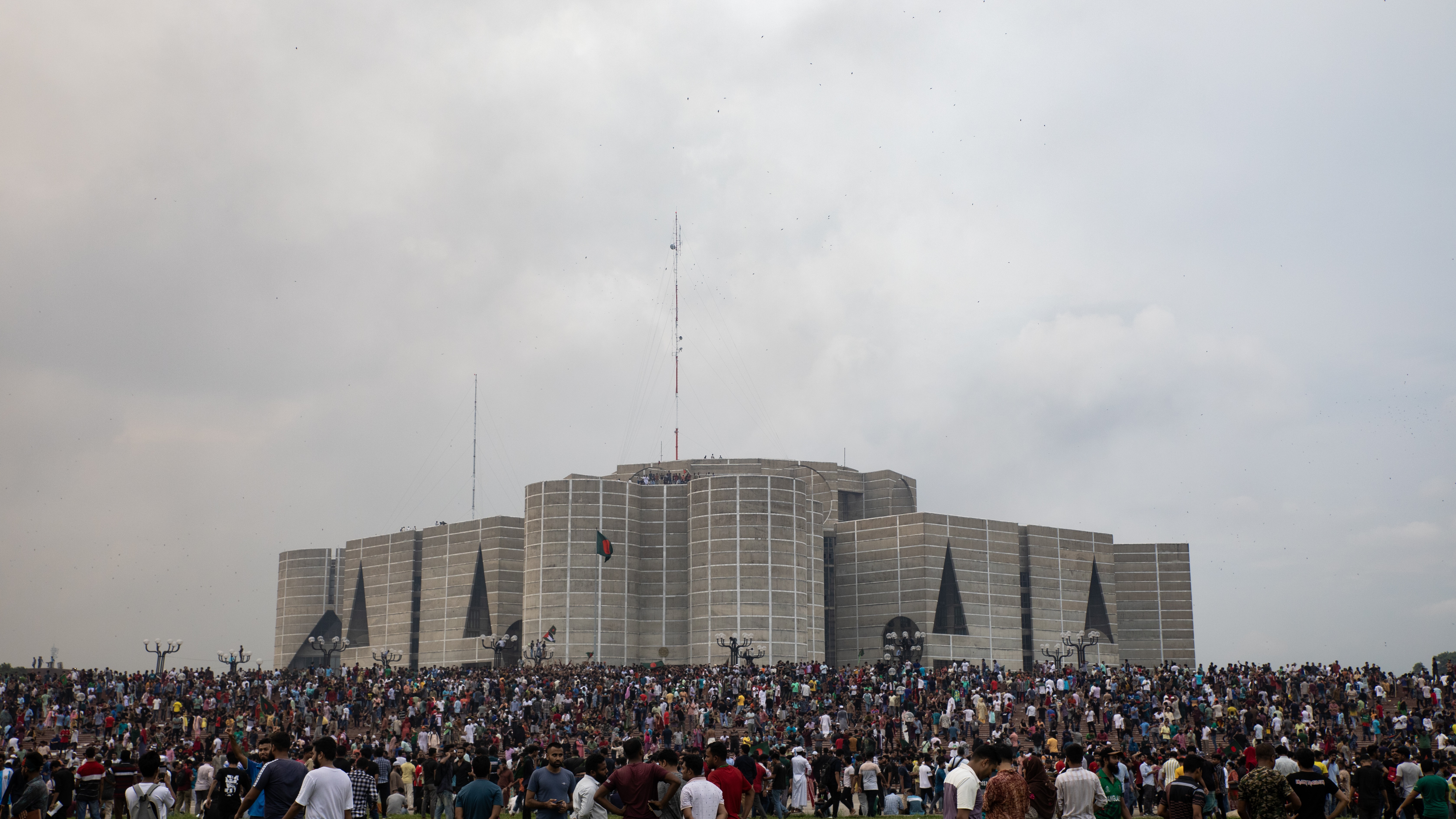 paliament_under_mob_photo.jpg