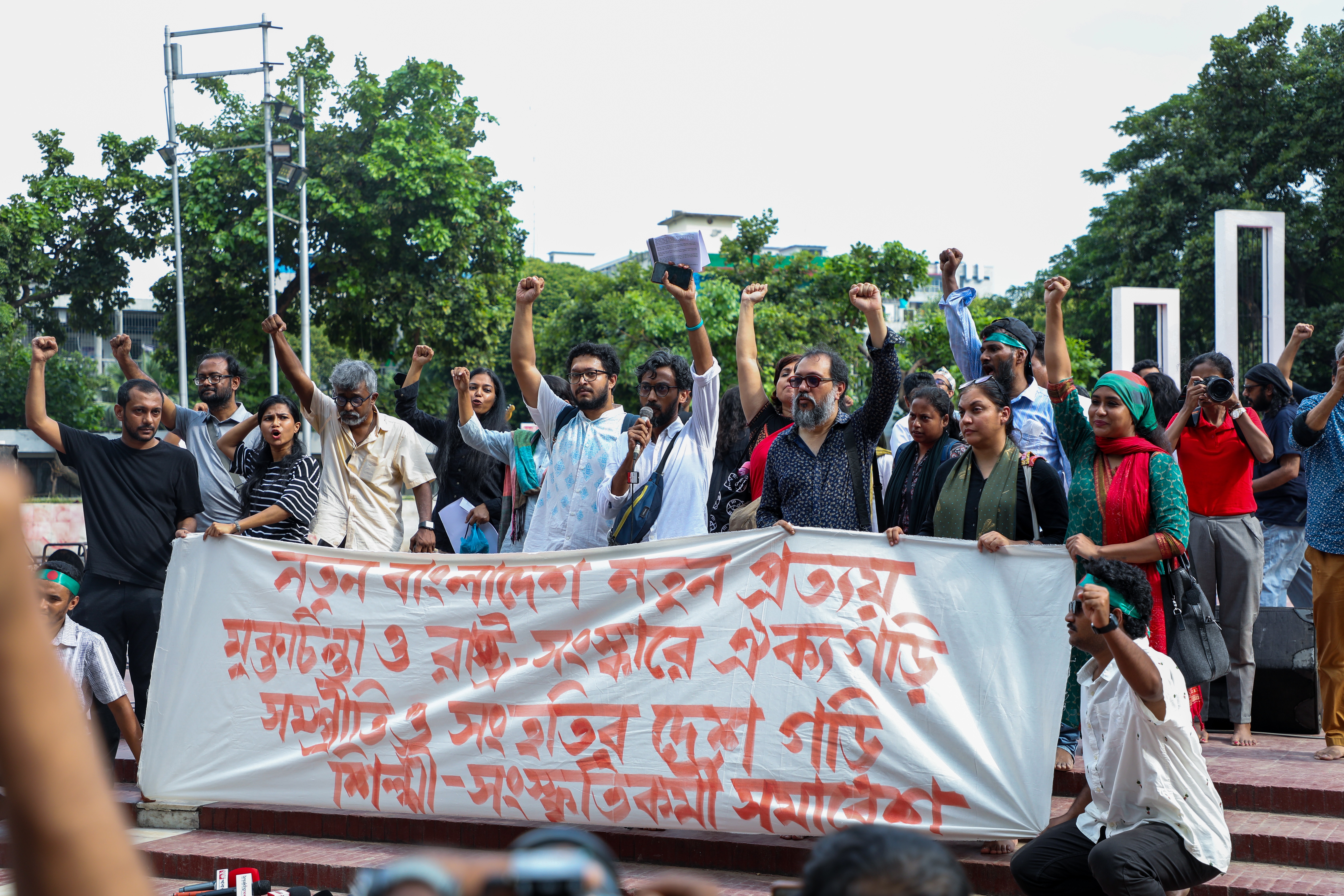 artists_rally_at_shaheed_minar_2.jpg