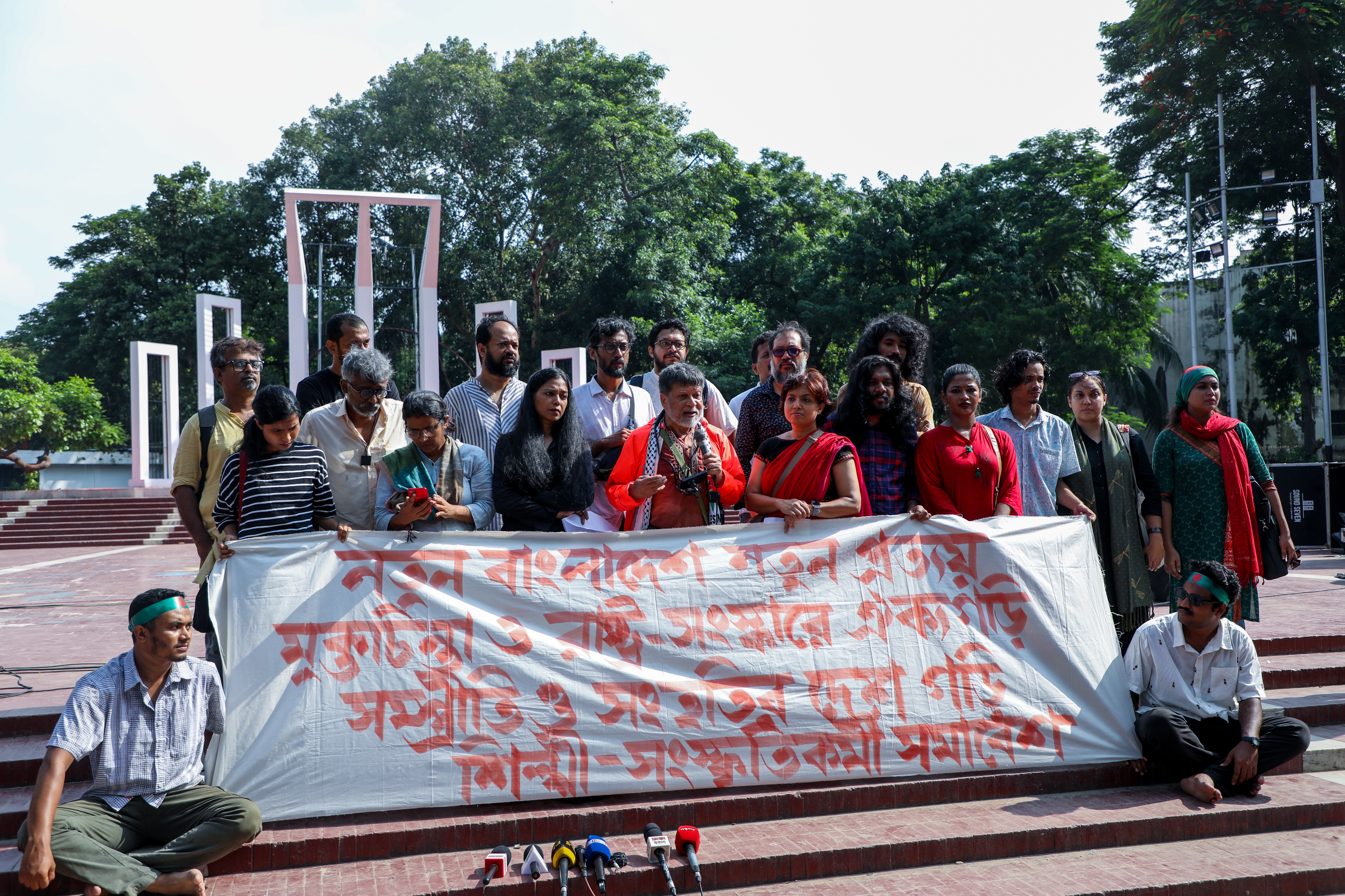 artists_rally_at_shaheed_minar_3.jpg