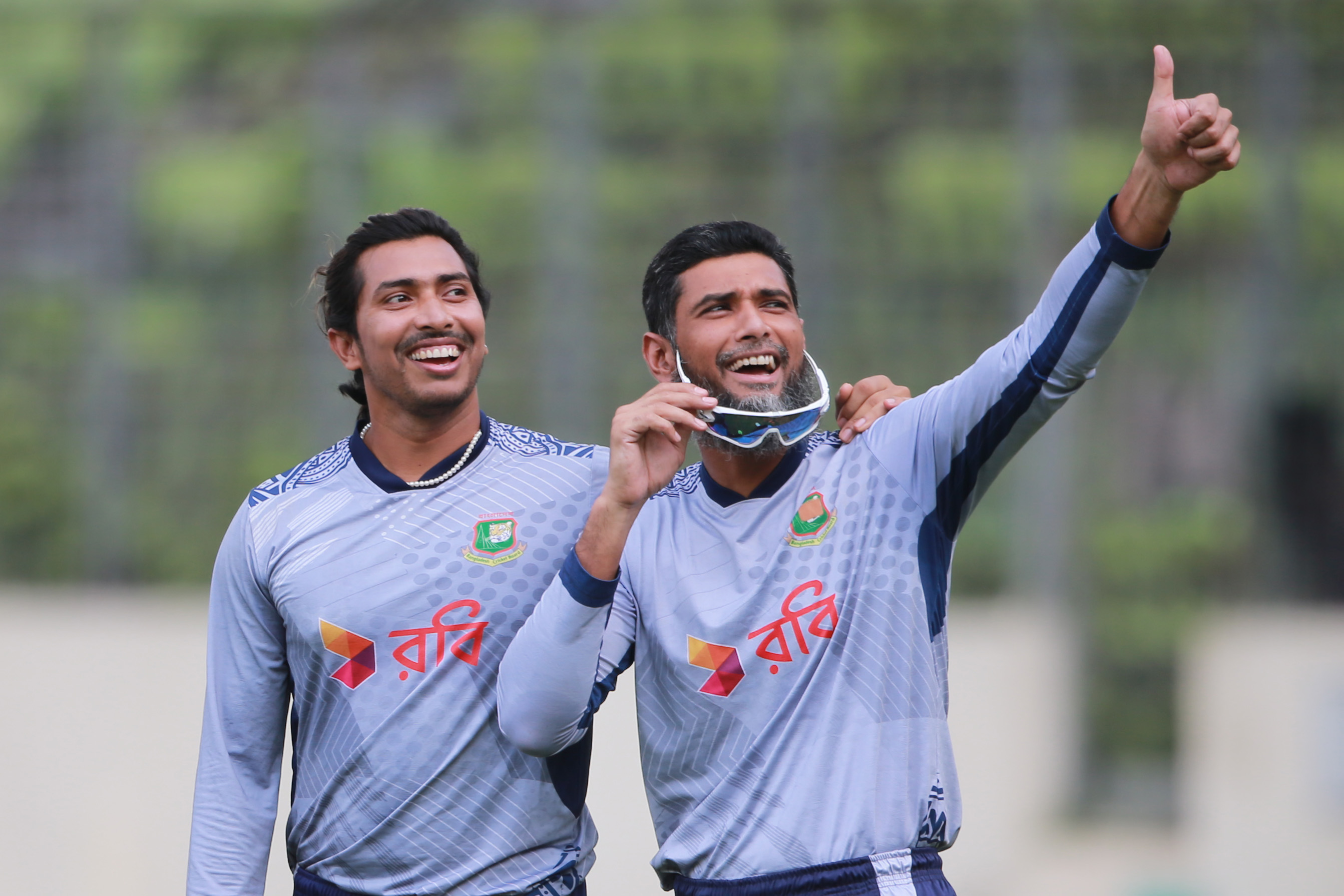 Mahmudullah, Soumya Sarkar.jpg