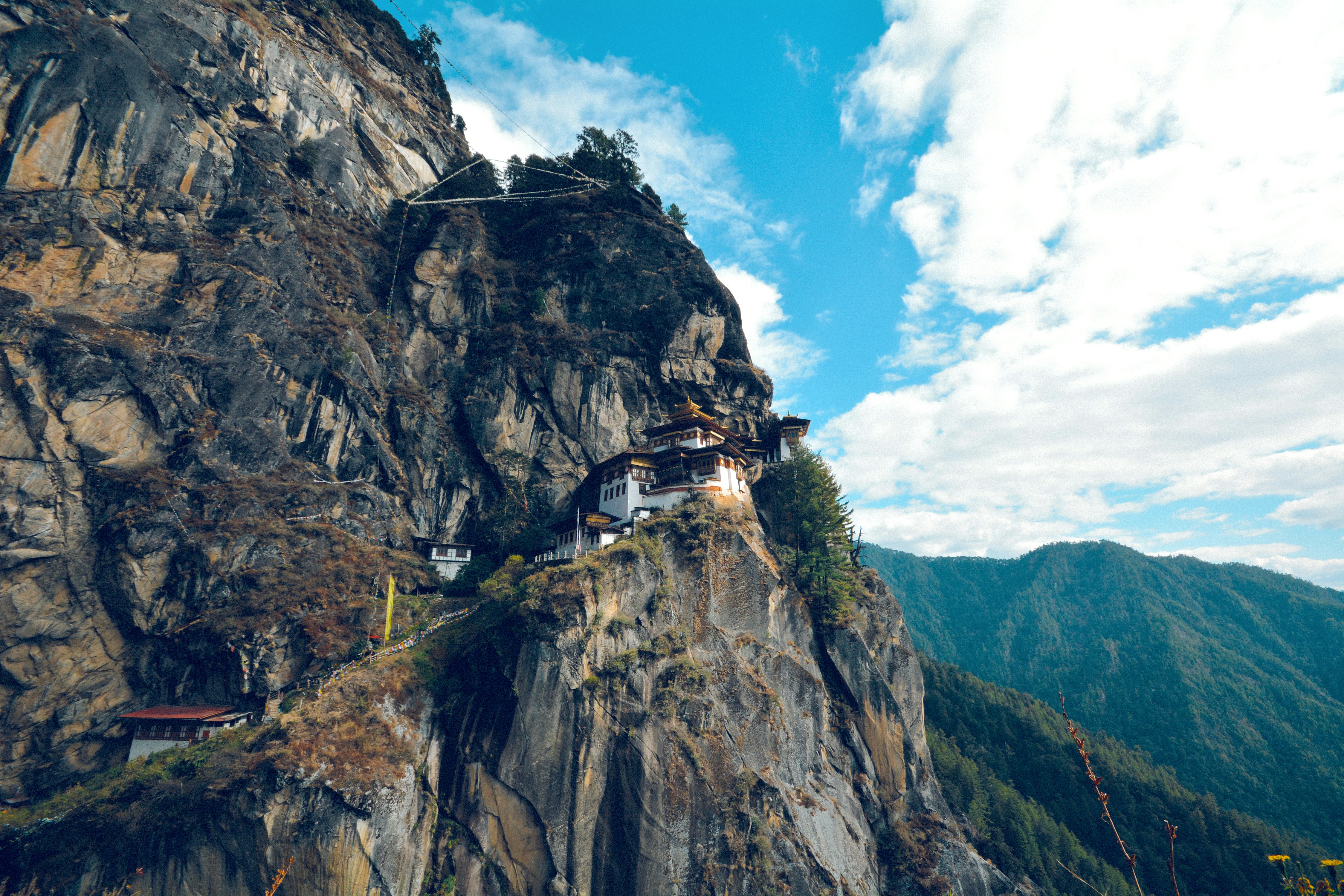 Bhutan 5 places in Asia to experience autumn like never before (No, really)
