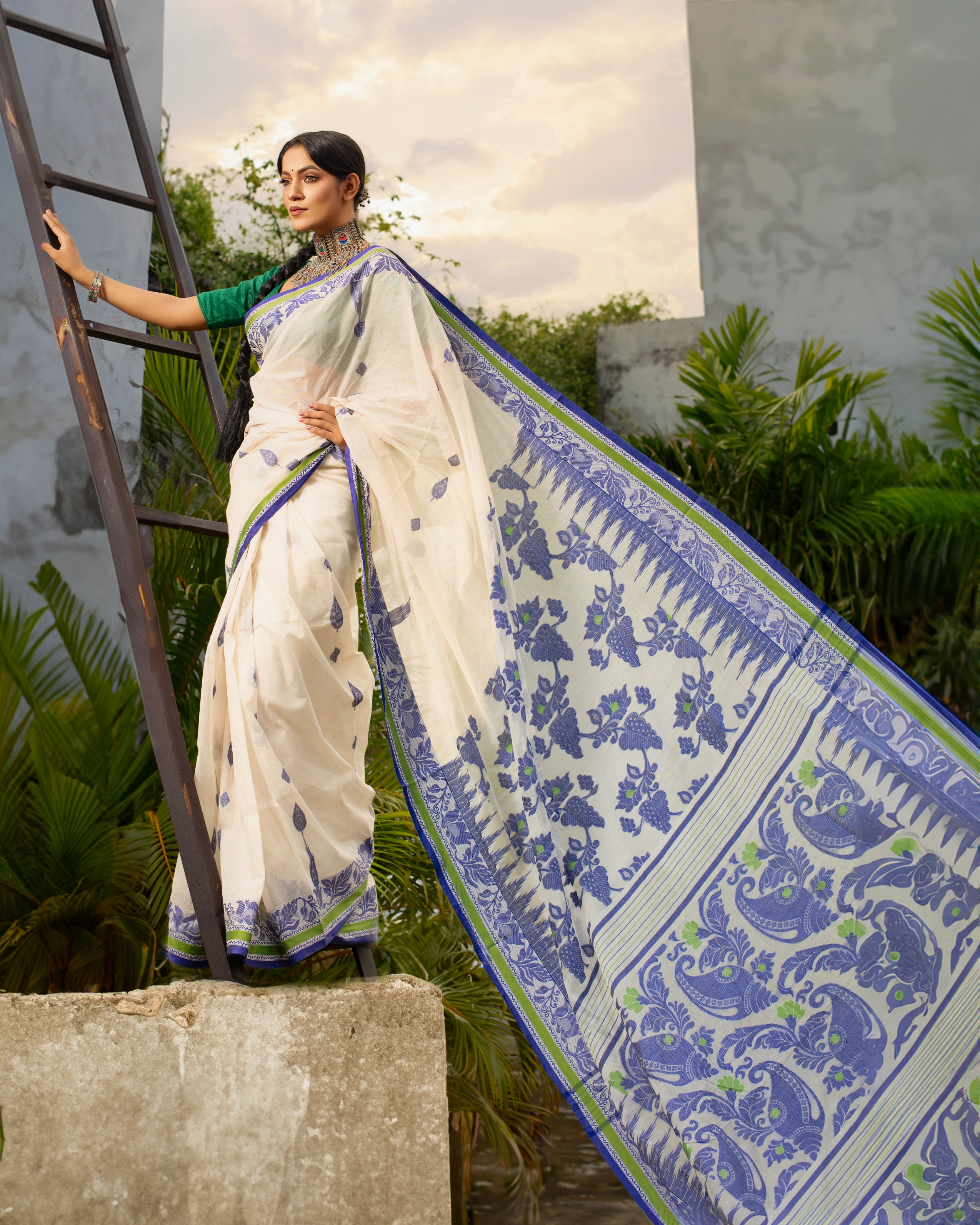 Why every Bengali woman’s secret weapon is a cotton saree