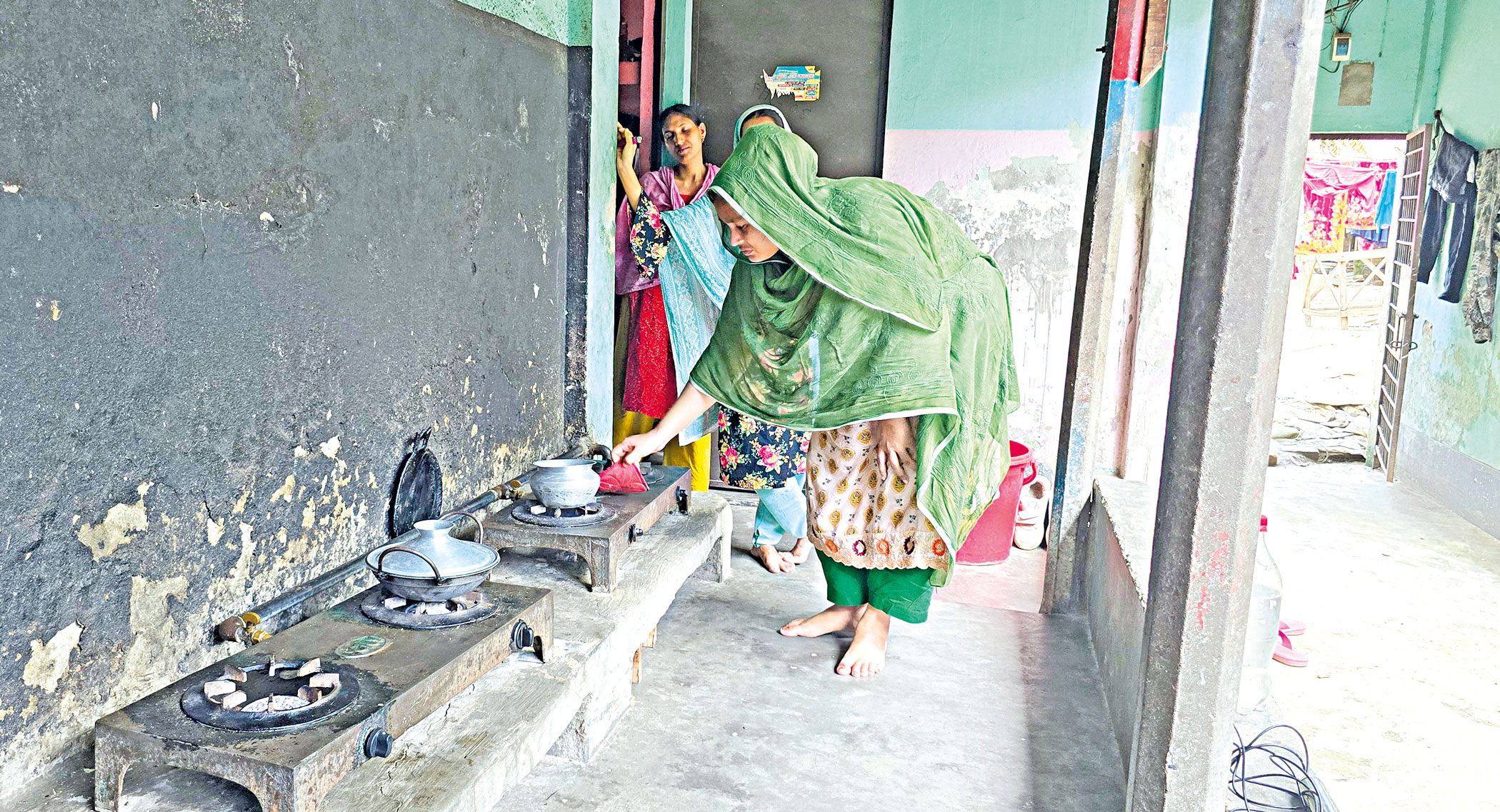 garment-workers-4-.jpg