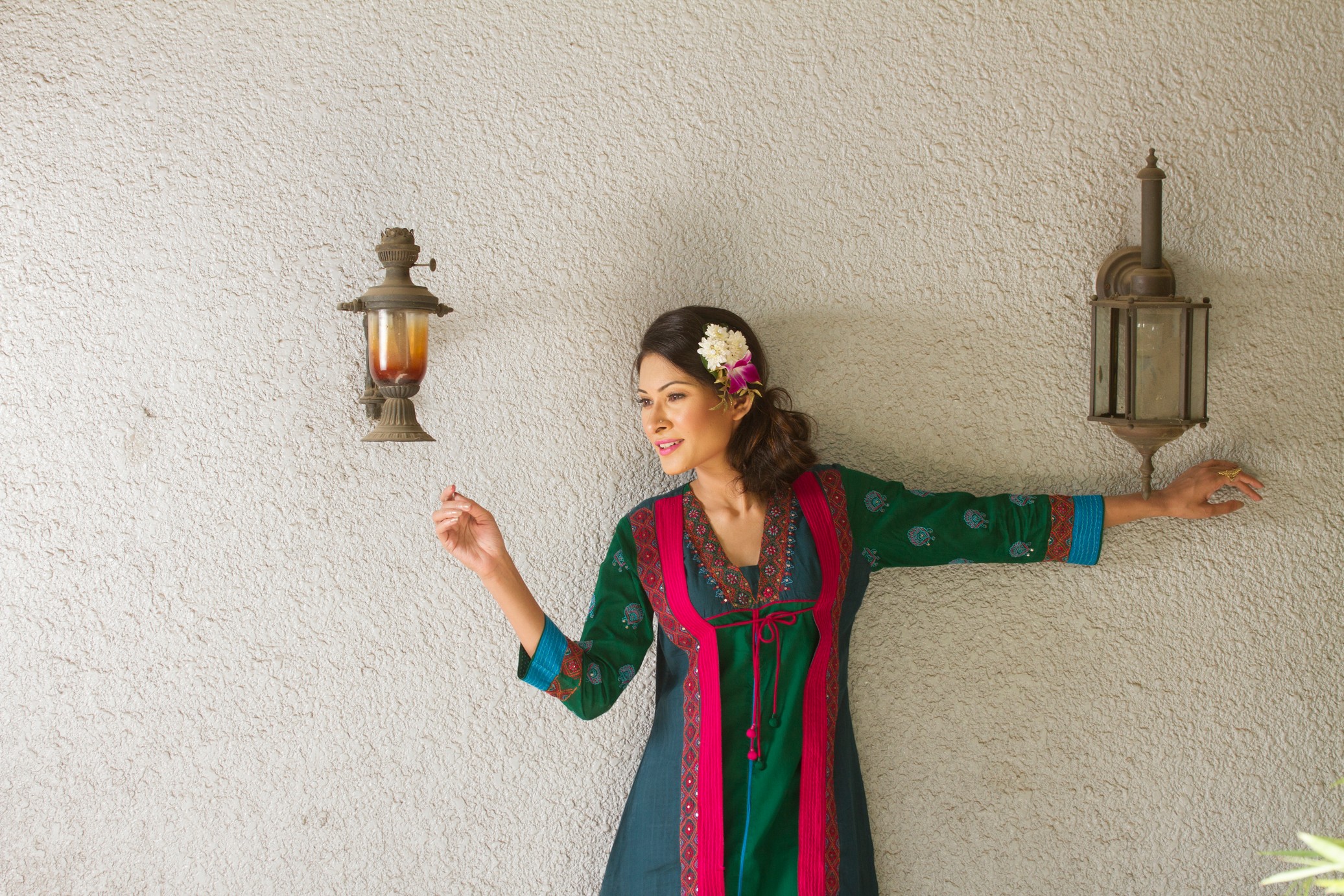 Sacred blooms, eternal love: Flowers in worship and puja fashion