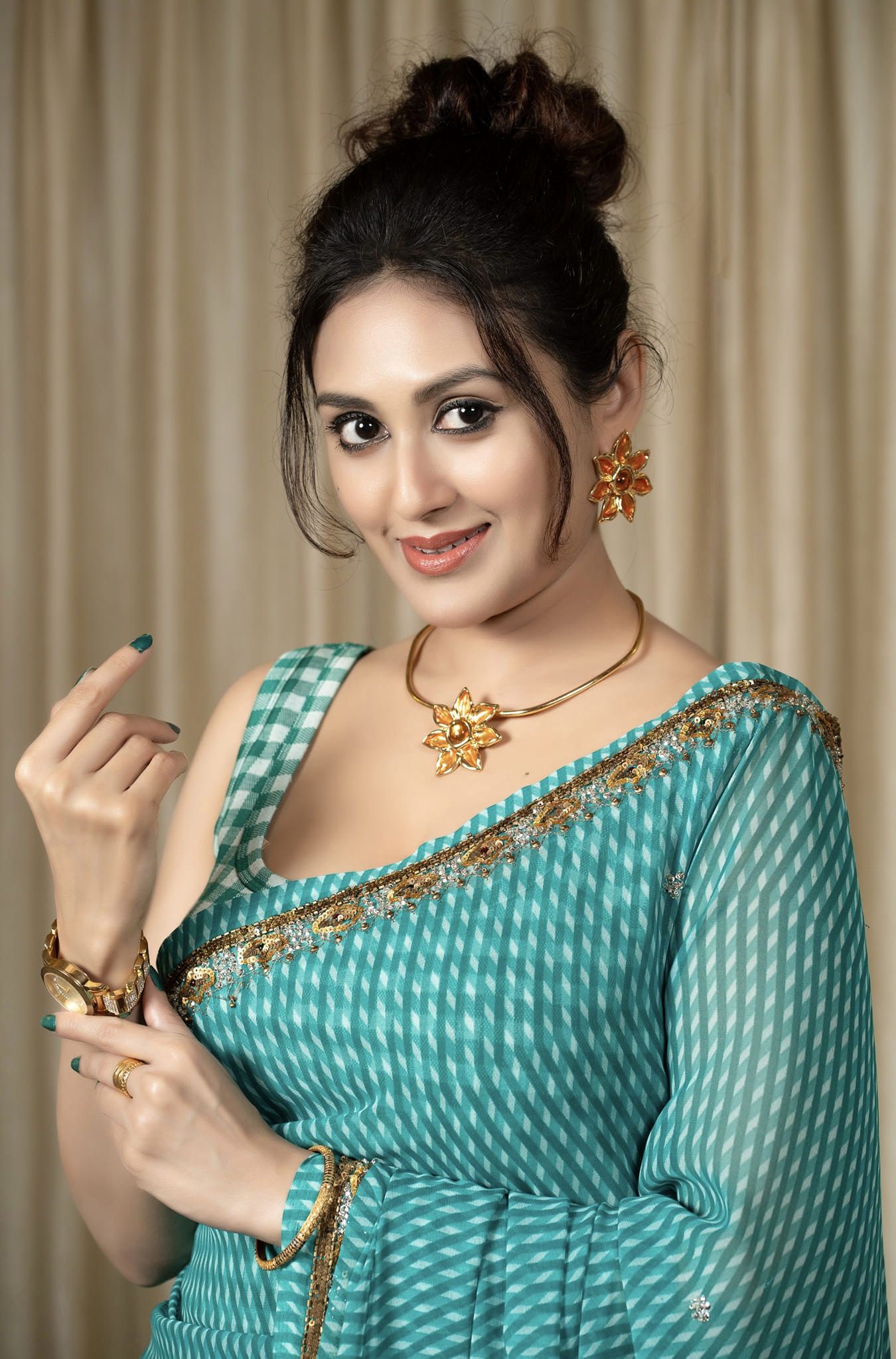Kusum Shikder shines in her directorial debut with ‘Shoroter Joba’n.jpg