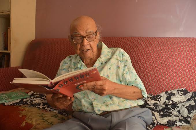 Manoj Mitra.jpg